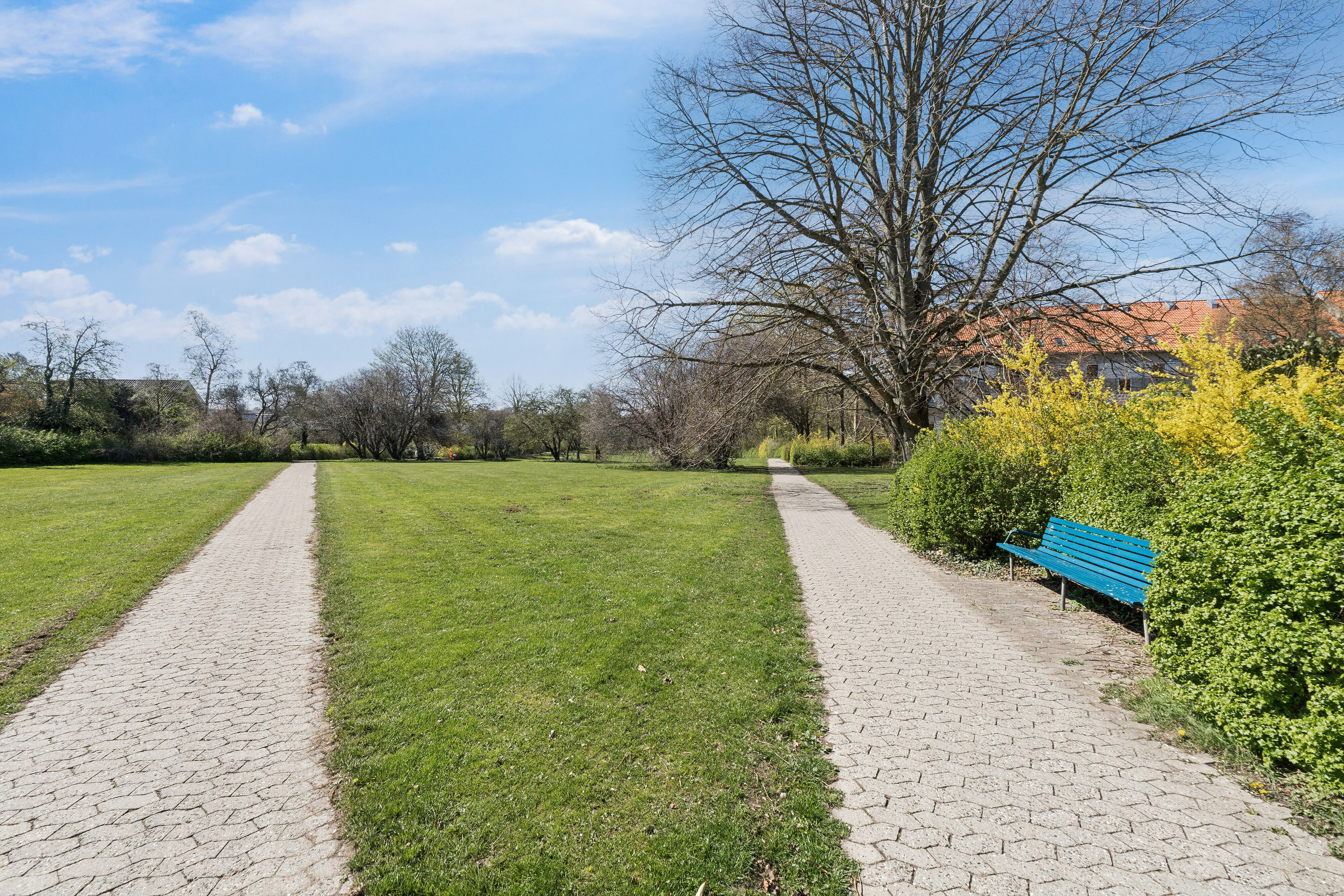 Fremhævet udendørs billede i fuldskærmstilstand. Billede af Kongebakken 52, 2. th., 4000 Roskilde