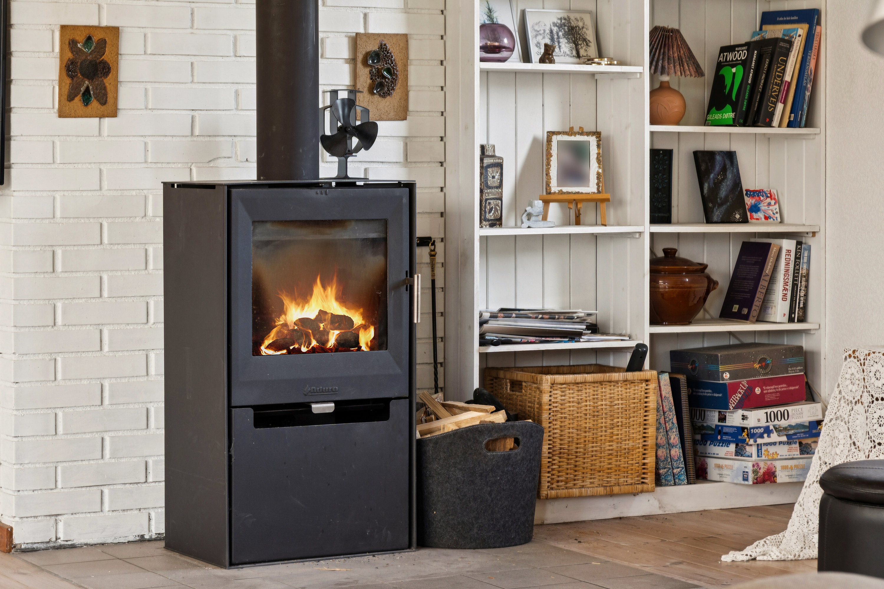 Fremhævet stue billede i fuldskærmstilstand. Billede af Tjurvej 6, Gundestrup, 4571 Grevinge