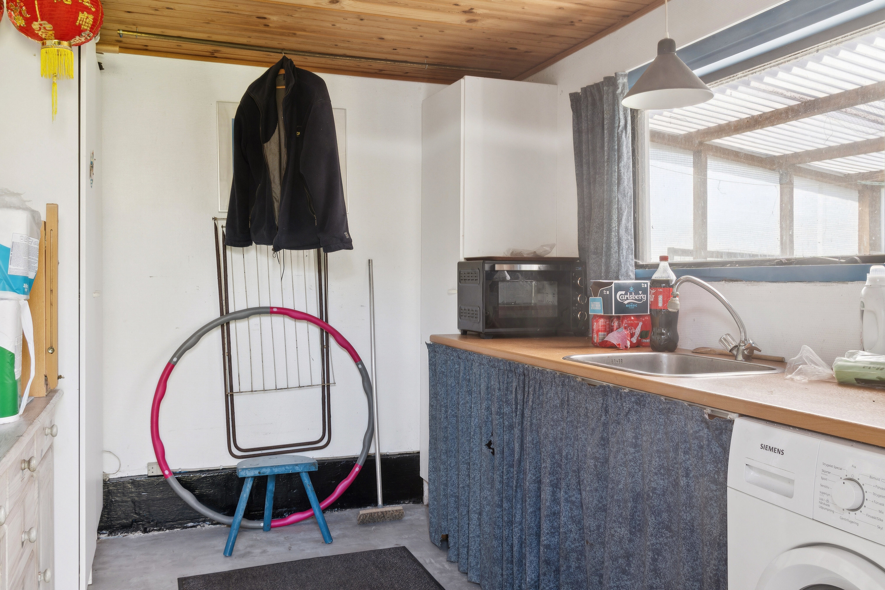 Fremhævet køkken billede i fuldskærmstilstand. Billede af Tjurvej 6, Gundestrup, 4571 Grevinge