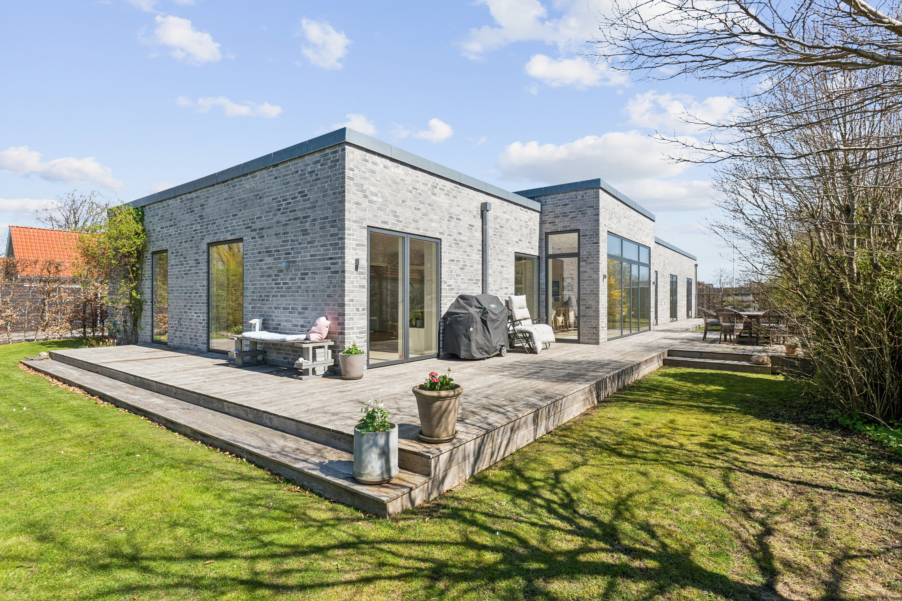 Fremhævet set fra haven billede i fuldskærmstilstand. Billede af Langagervej 16, Himmelev, 4000 Roskilde