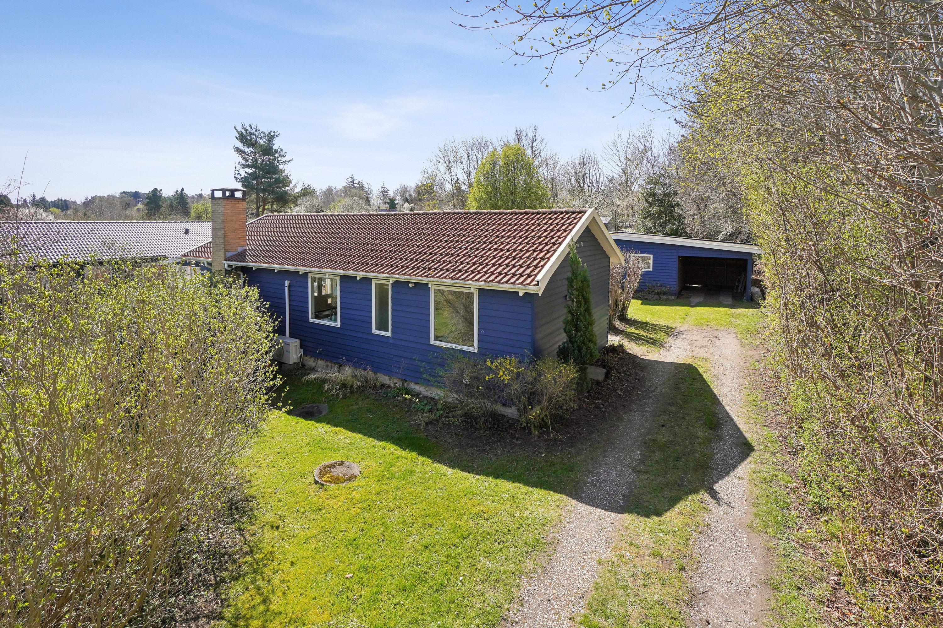 Fremhævet set fra vejen billede i fuldskærmstilstand. Billede af Kirsebærvej 9, Lille Kregme, 3300 Frederiksværk