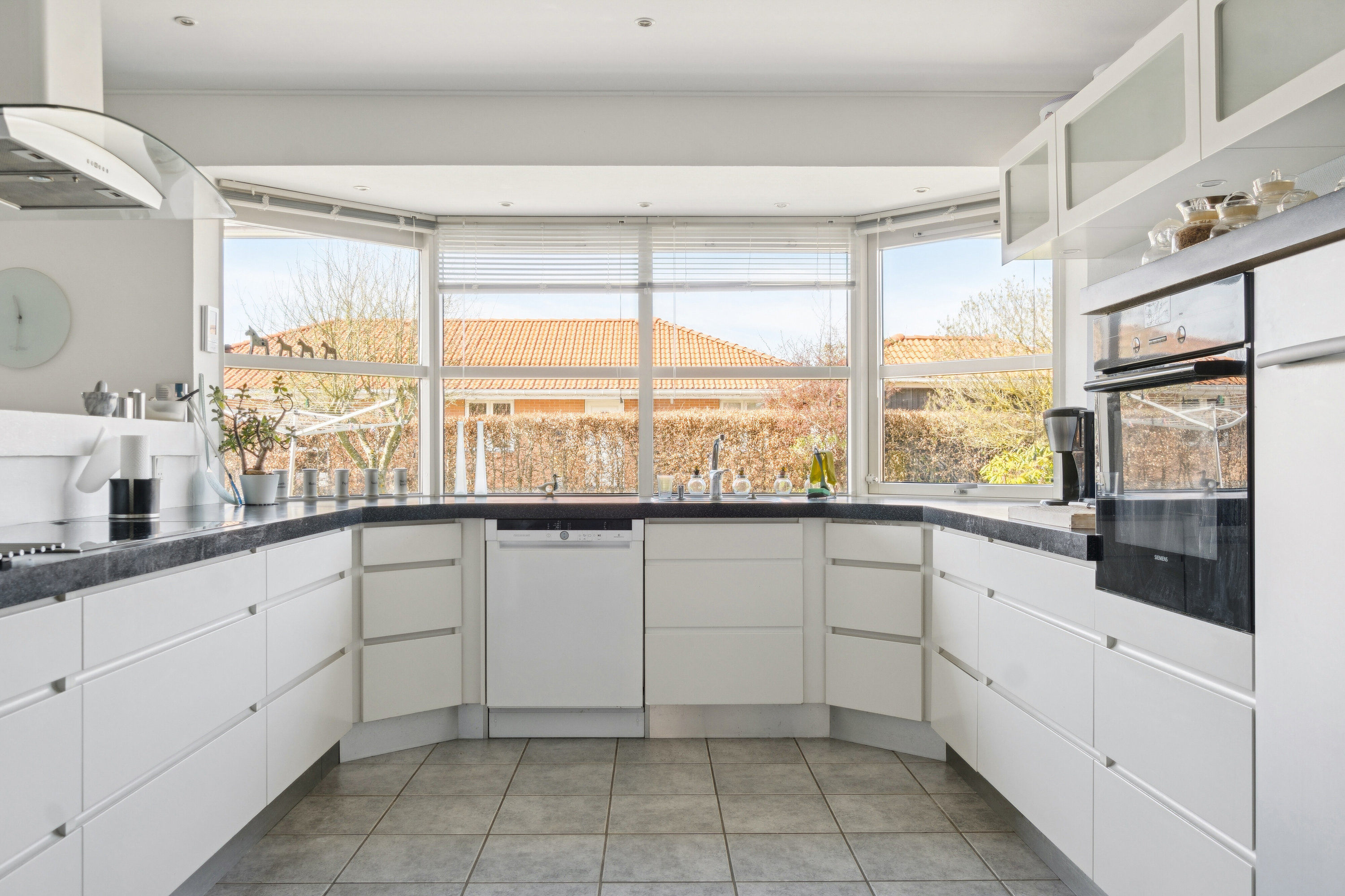 Fremhævet køkken billede i fuldskærmstilstand. Billede af Randersvej 8, 4200 Slagelse