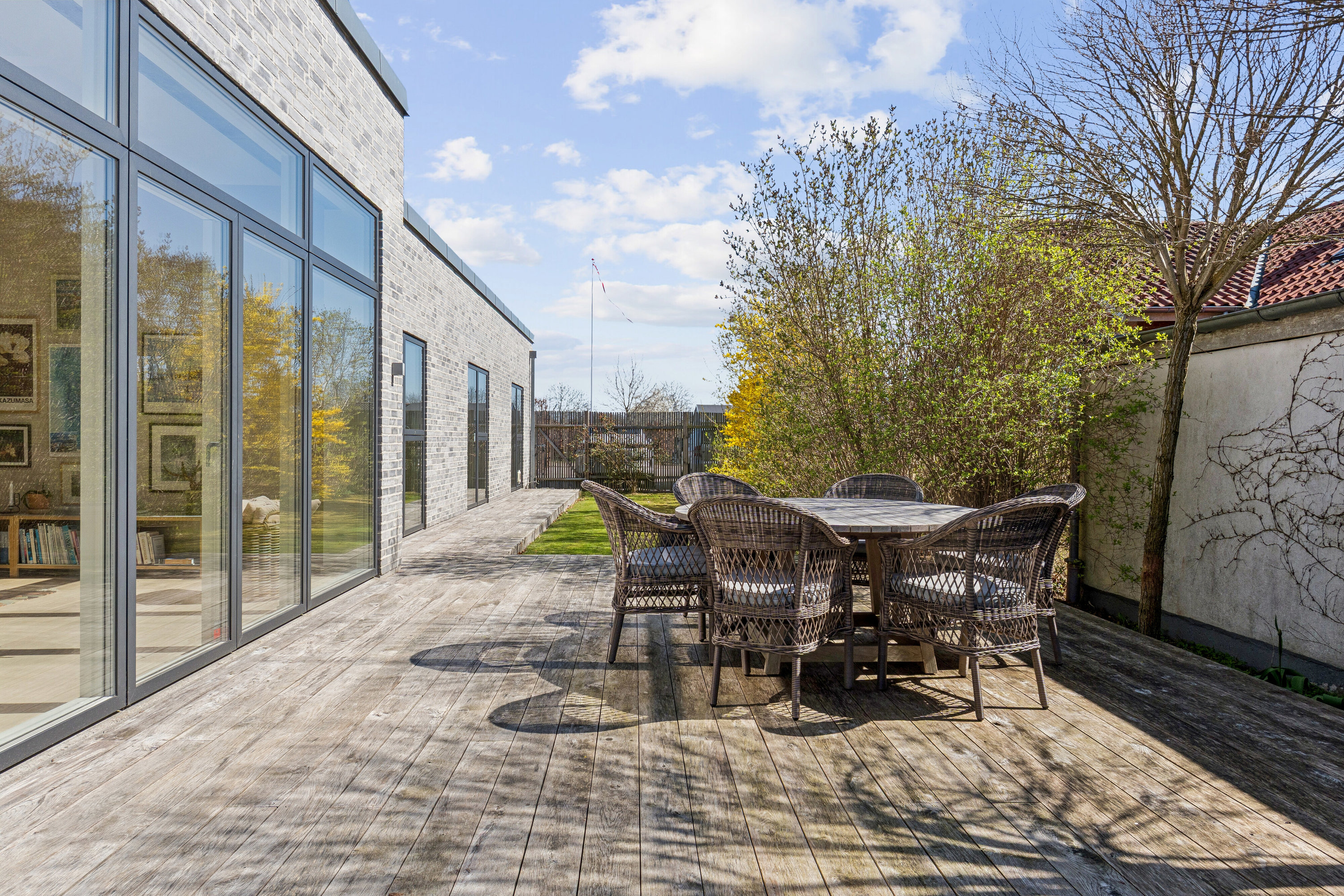 Fremhævet terrasse billede i fuldskærmstilstand. Billede af Langagervej 16, Himmelev, 4000 Roskilde