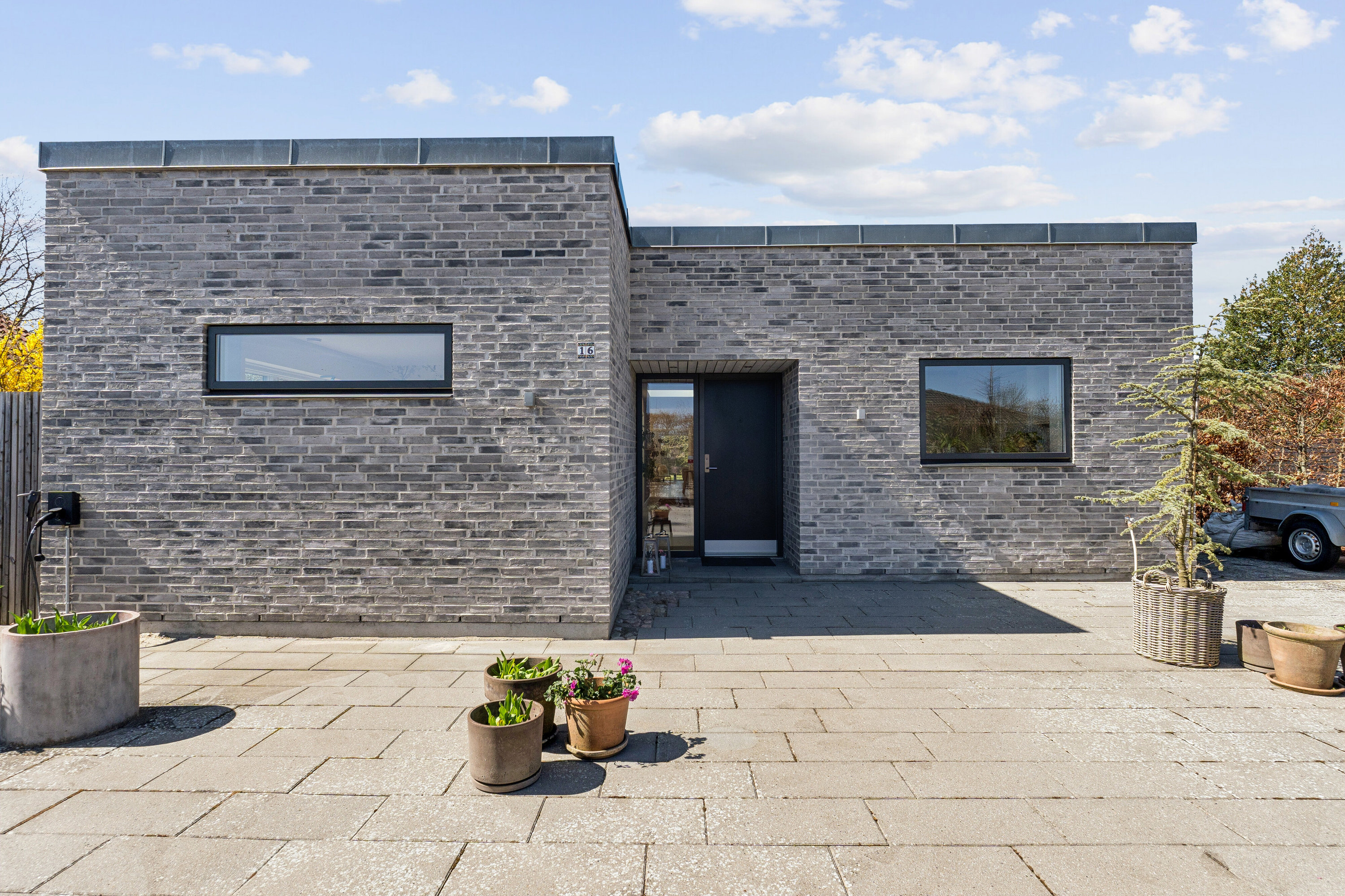 Fremhævet udendørs billede i fuldskærmstilstand. Billede af Langagervej 16, Himmelev, 4000 Roskilde