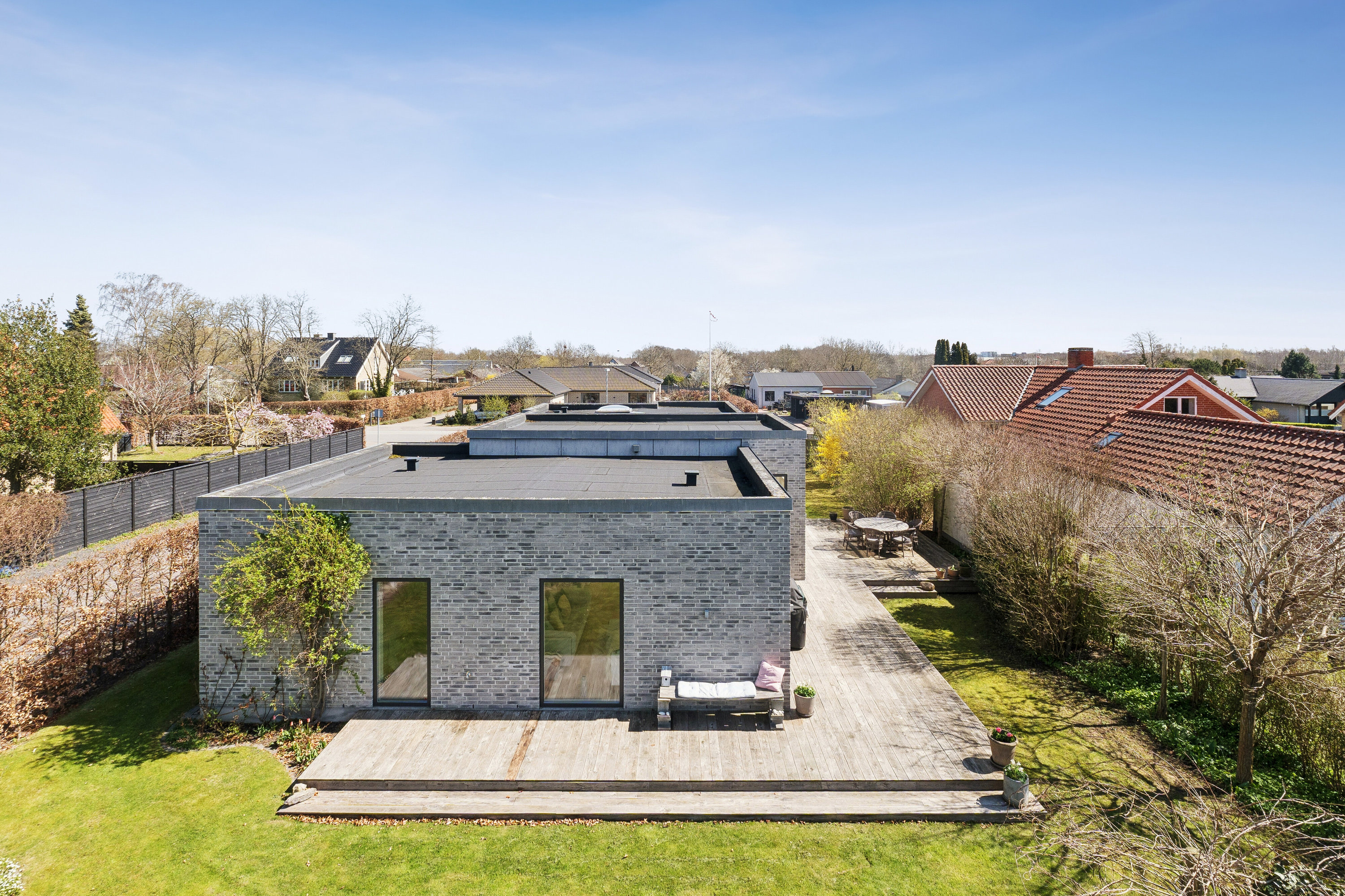 Fremhævet set fra haven billede i fuldskærmstilstand. Billede af Langagervej 16, Himmelev, 4000 Roskilde