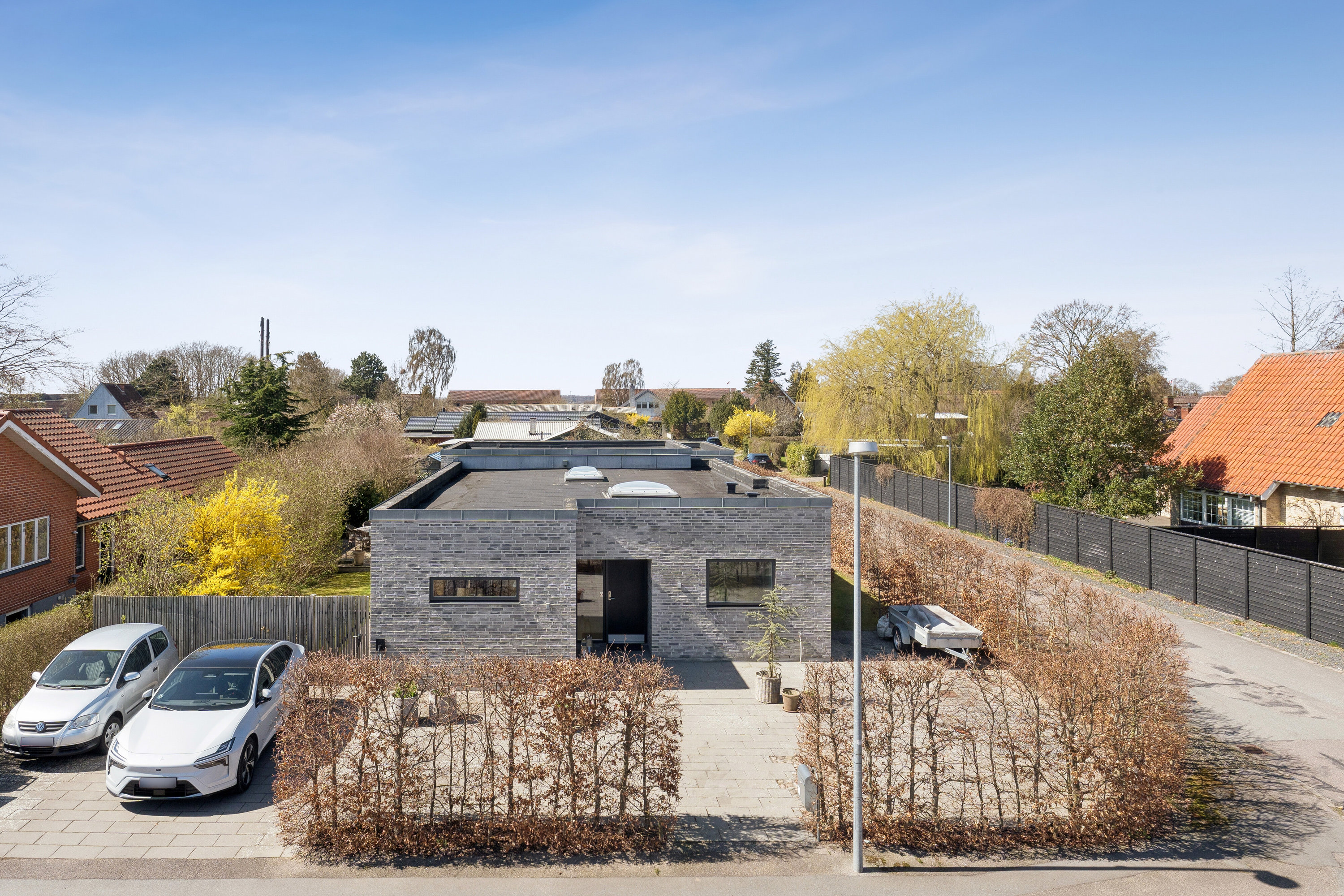 Fremhævet set fra vejen billede i fuldskærmstilstand. Billede af Langagervej 16, Himmelev, 4000 Roskilde