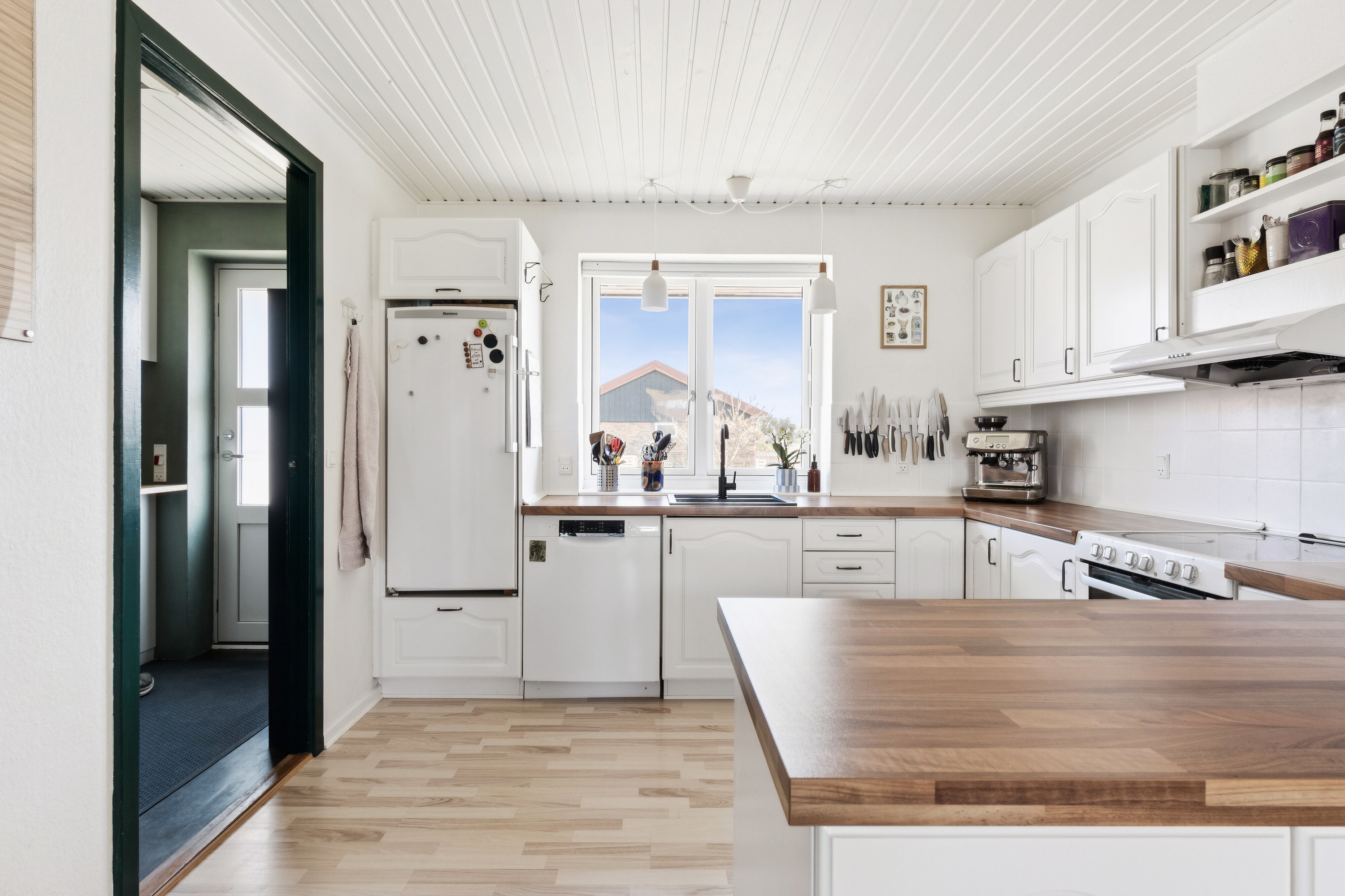 Fremhævet køkken billede i fuldskærmstilstand. Billede af Rådyrvænget 172, 5800 Nyborg