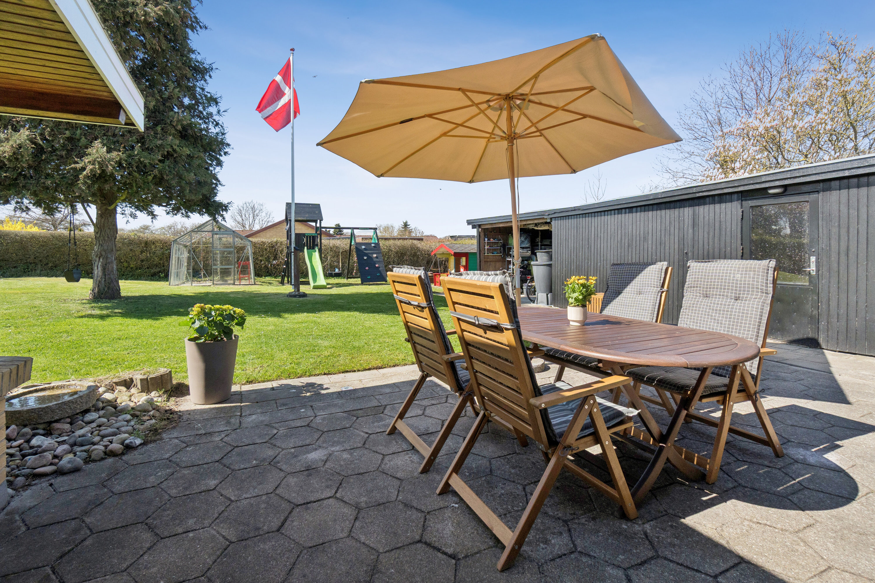 Fremhævet terrasse billede i fuldskærmstilstand. Billede af Rådyrvænget 172, 5800 Nyborg