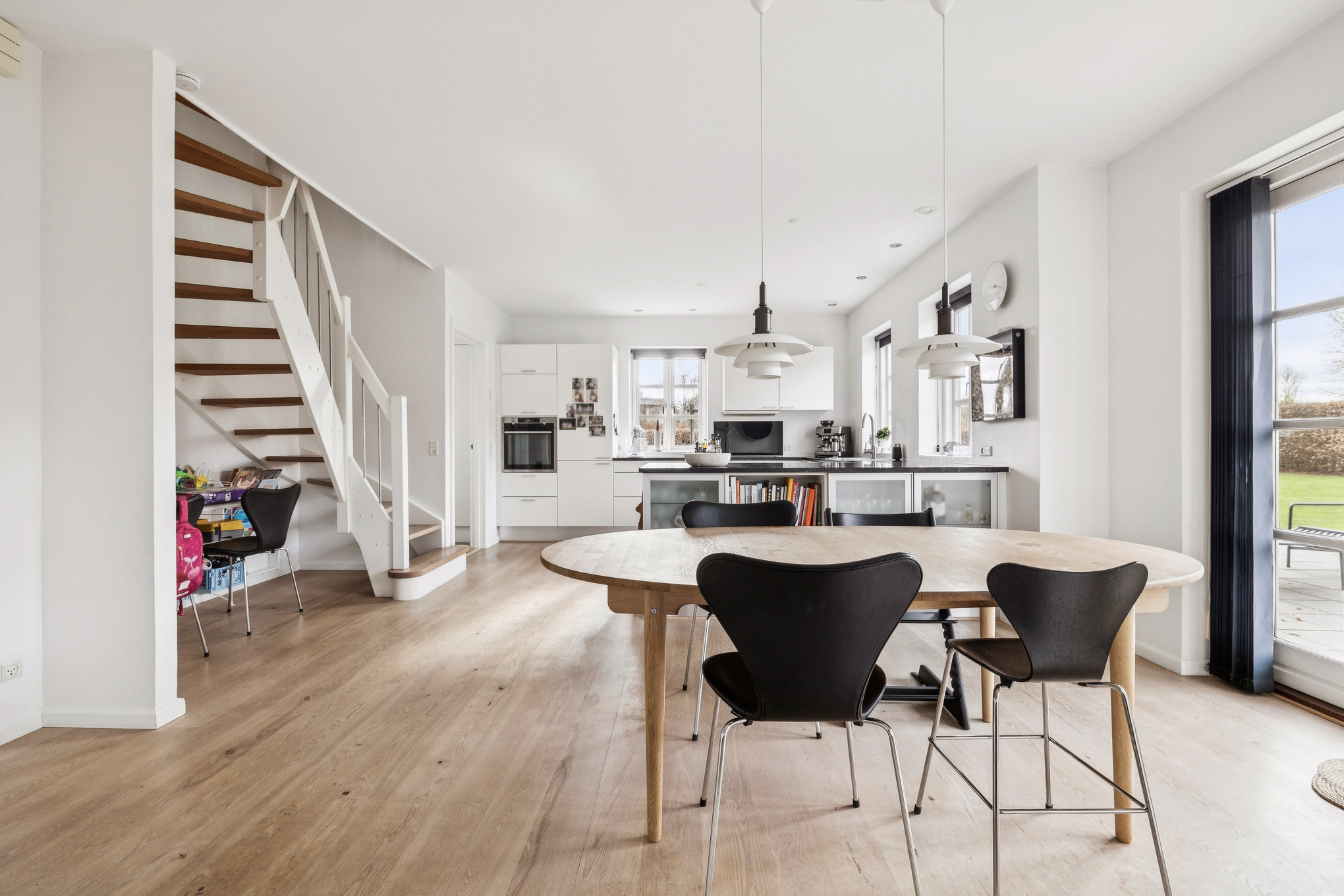 Fremhævet stue billede i fuldskærmstilstand. Billede af Skovhulevej 13, 8920 Randers NV