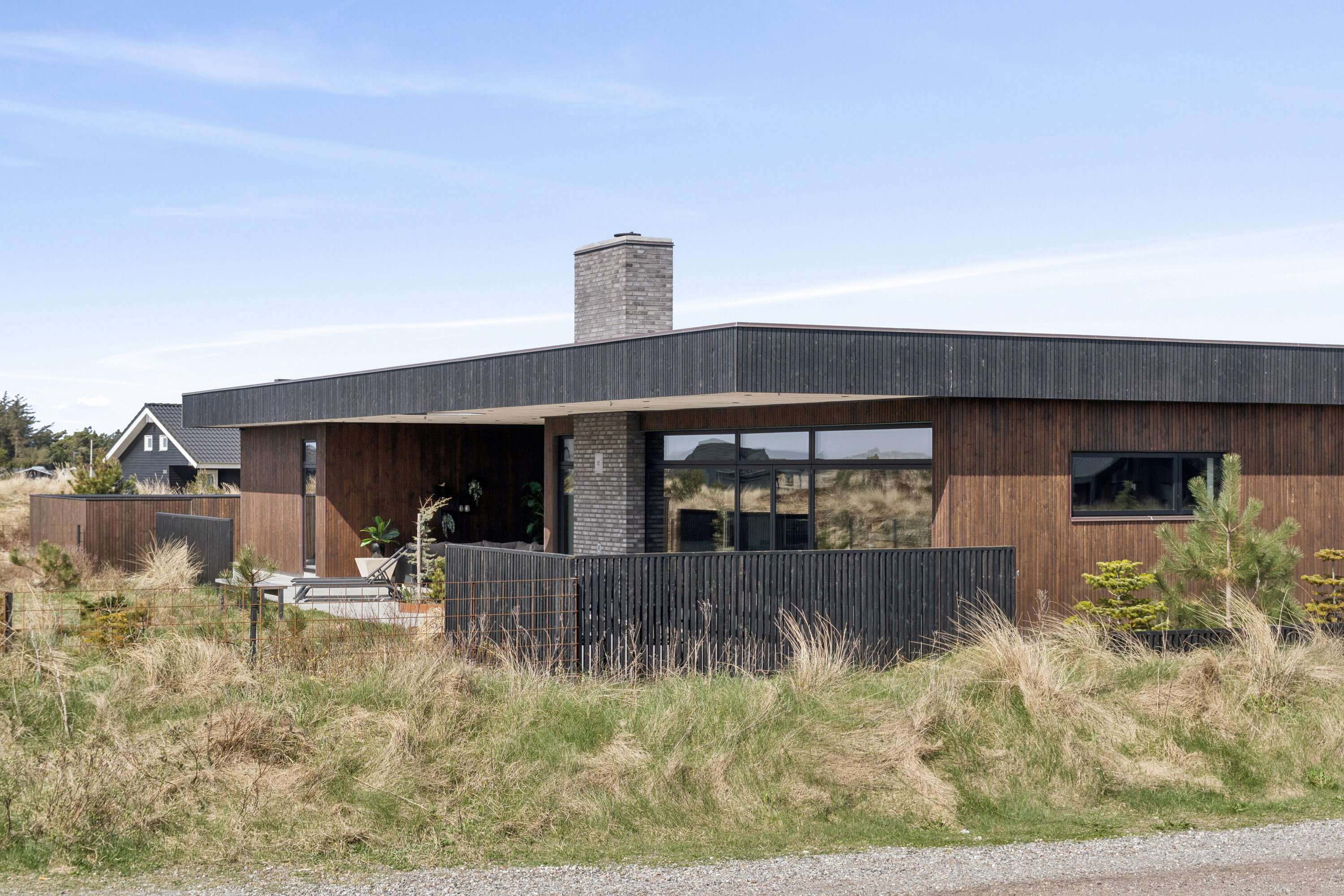 Fremhævet set fra haven billede i fuldskærmstilstand. Billede af Lyngbakken 26, Vorupør, 7700 Thisted