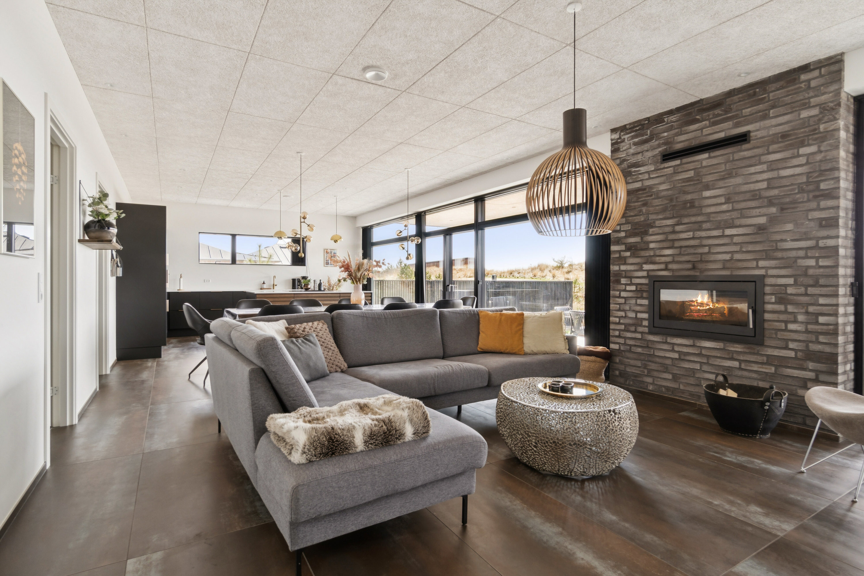 Fremhævet stue billede i fuldskærmstilstand. Billede af Lyngbakken 26, Vorupør, 7700 Thisted