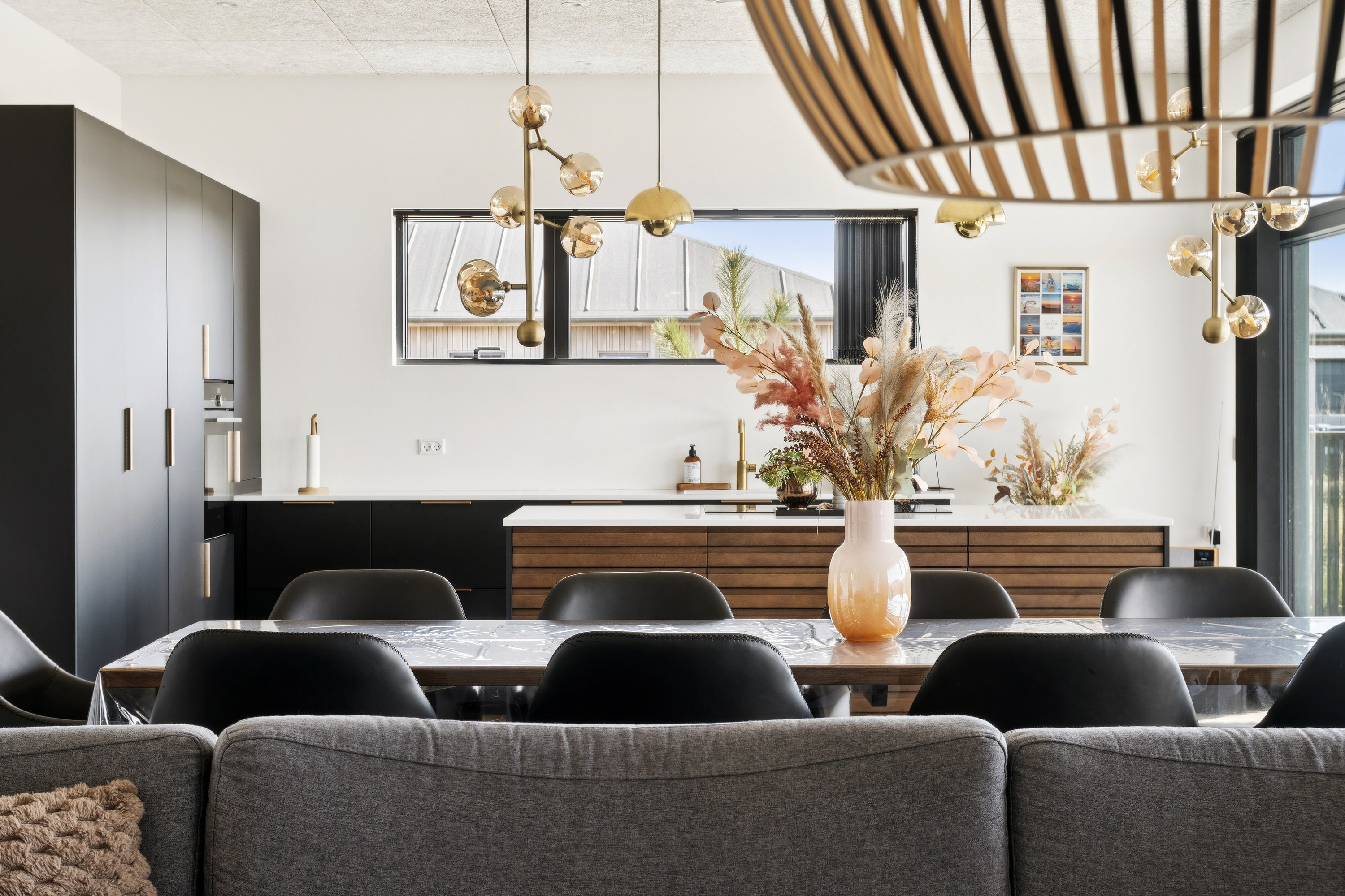 Fremhævet stue billede i fuldskærmstilstand. Billede af Lyngbakken 26, Vorupør, 7700 Thisted