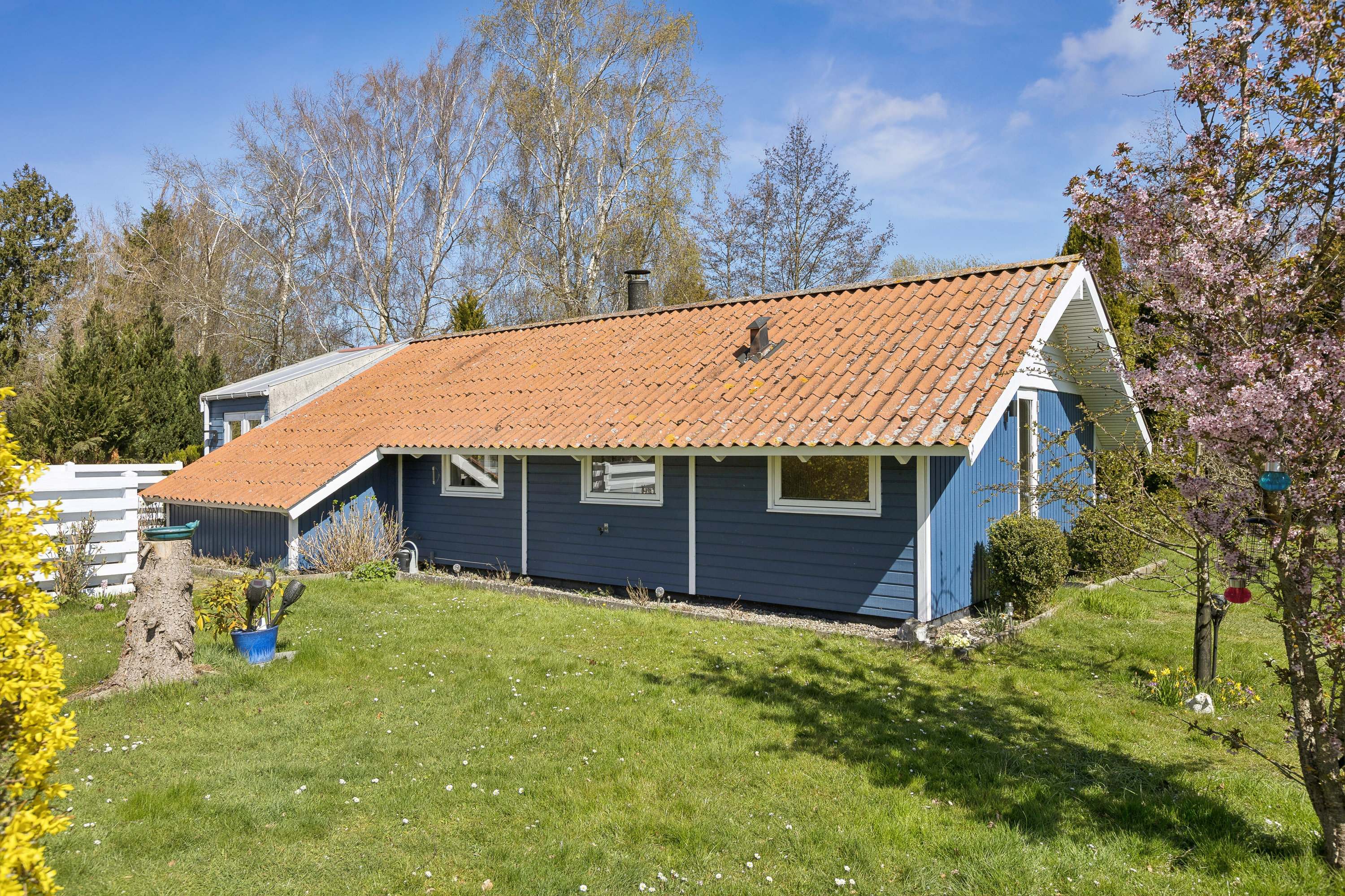 Fremhævet set fra haven billede i fuldskærmstilstand. Billede af Sandløbervej 21, 4760 Vordingborg