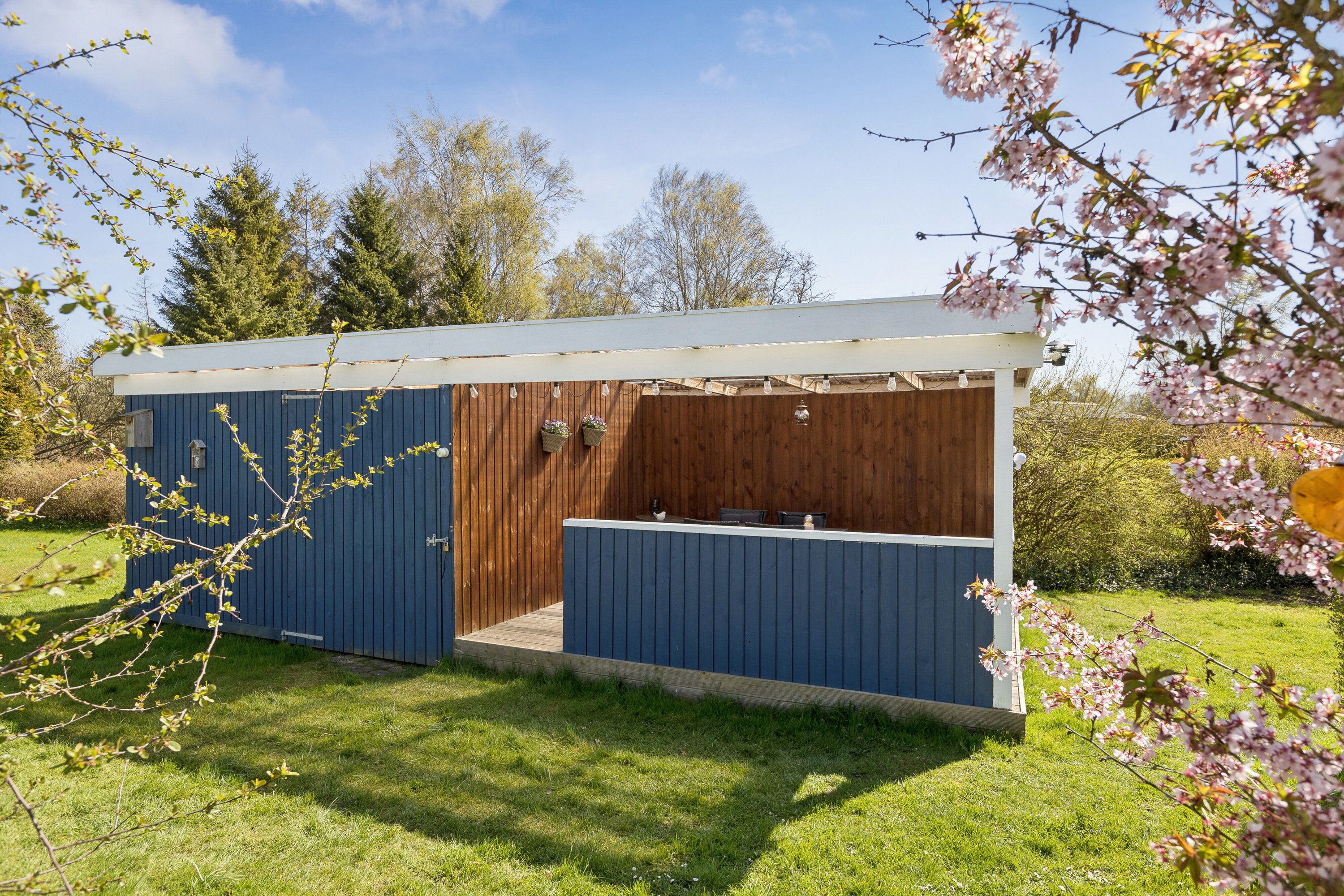 Fremhævet set fra haven billede i fuldskærmstilstand. Billede af Sandløbervej 21, 4760 Vordingborg