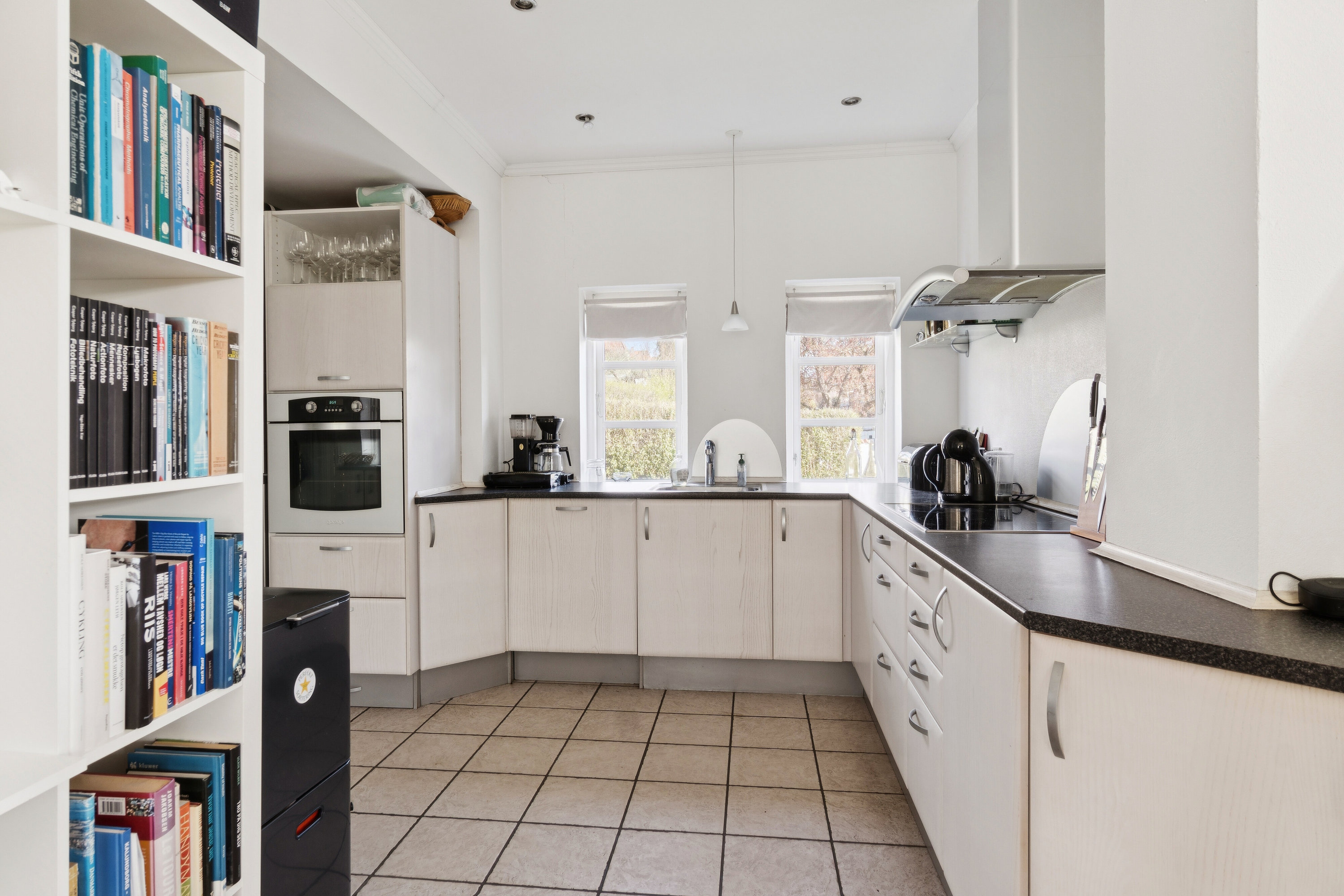 Fremhævet køkken billede i fuldskærmstilstand. Billede af Valentin Jensensvej 19, 4400 Kalundborg