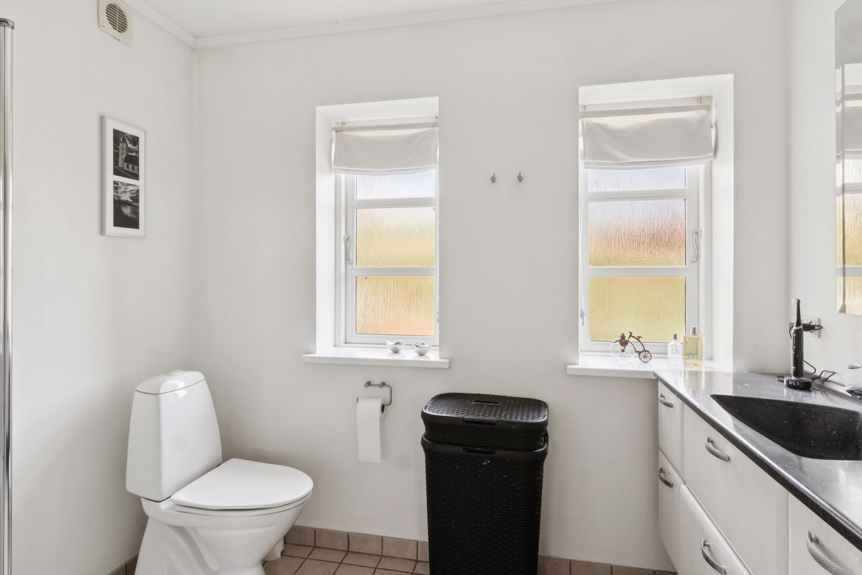 Fremhævet badeværelse billede i fuldskærmstilstand. Billede af Valentin Jensensvej 19, 4400 Kalundborg