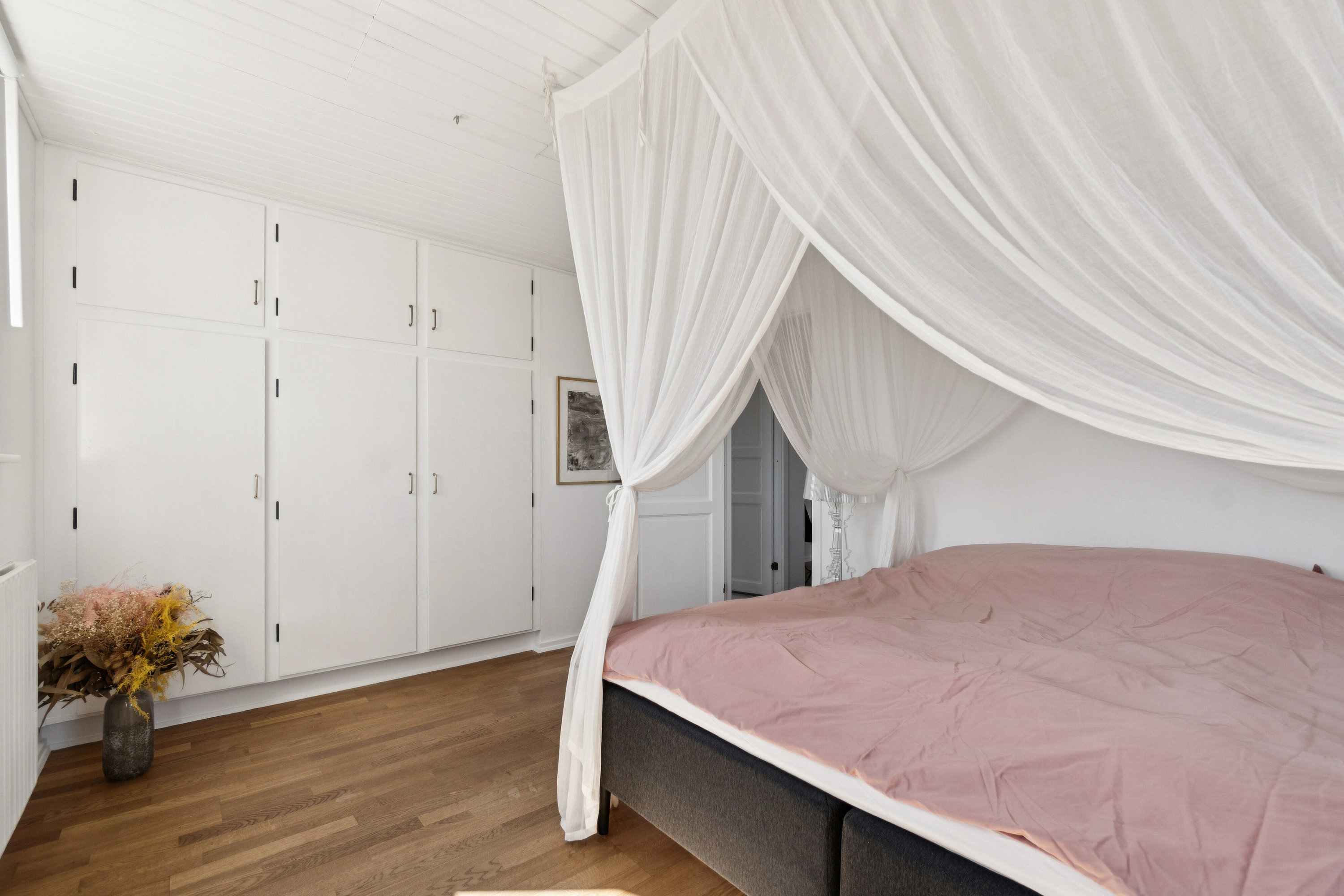 Fremhævet soveværelse billede i fuldskærmstilstand. Billede af Strandvejen 57, Allinge, 3770 Allinge