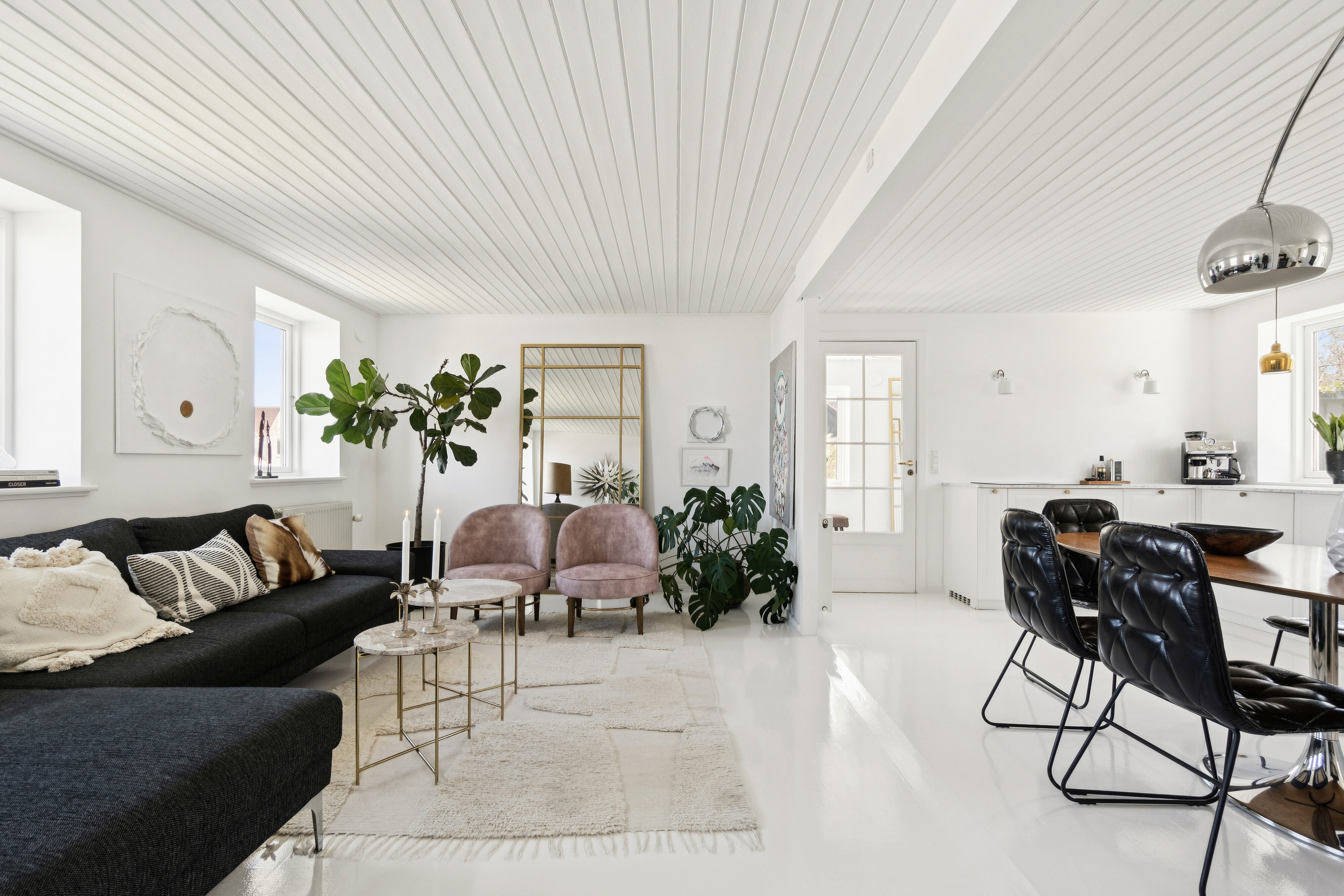 Fremhævet stue billede i fuldskærmstilstand. Billede af Strandvejen 57, Allinge, 3770 Allinge