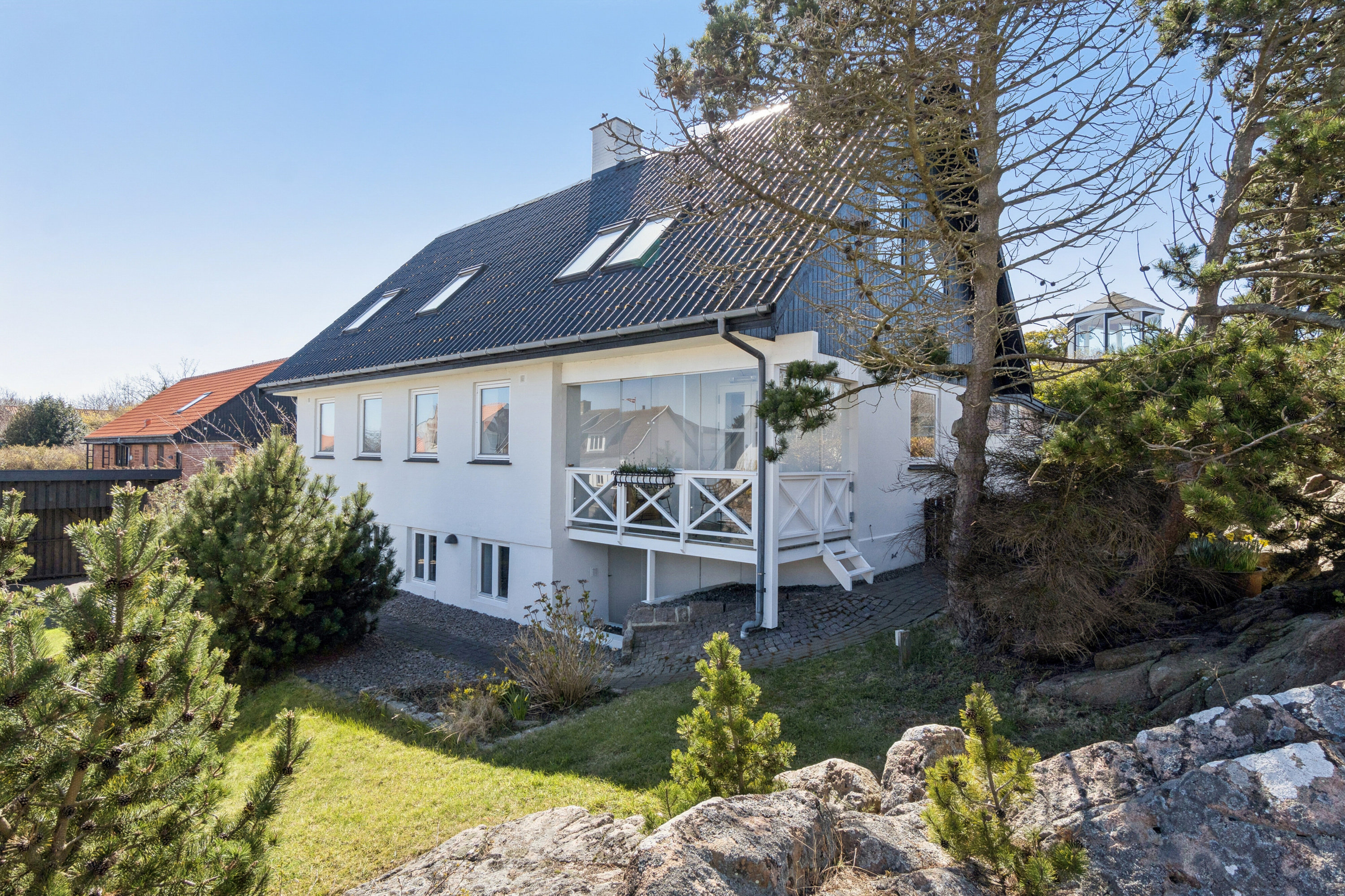 Fremhævet set fra haven billede i fuldskærmstilstand. Billede af Strandvejen 57, Allinge, 3770 Allinge