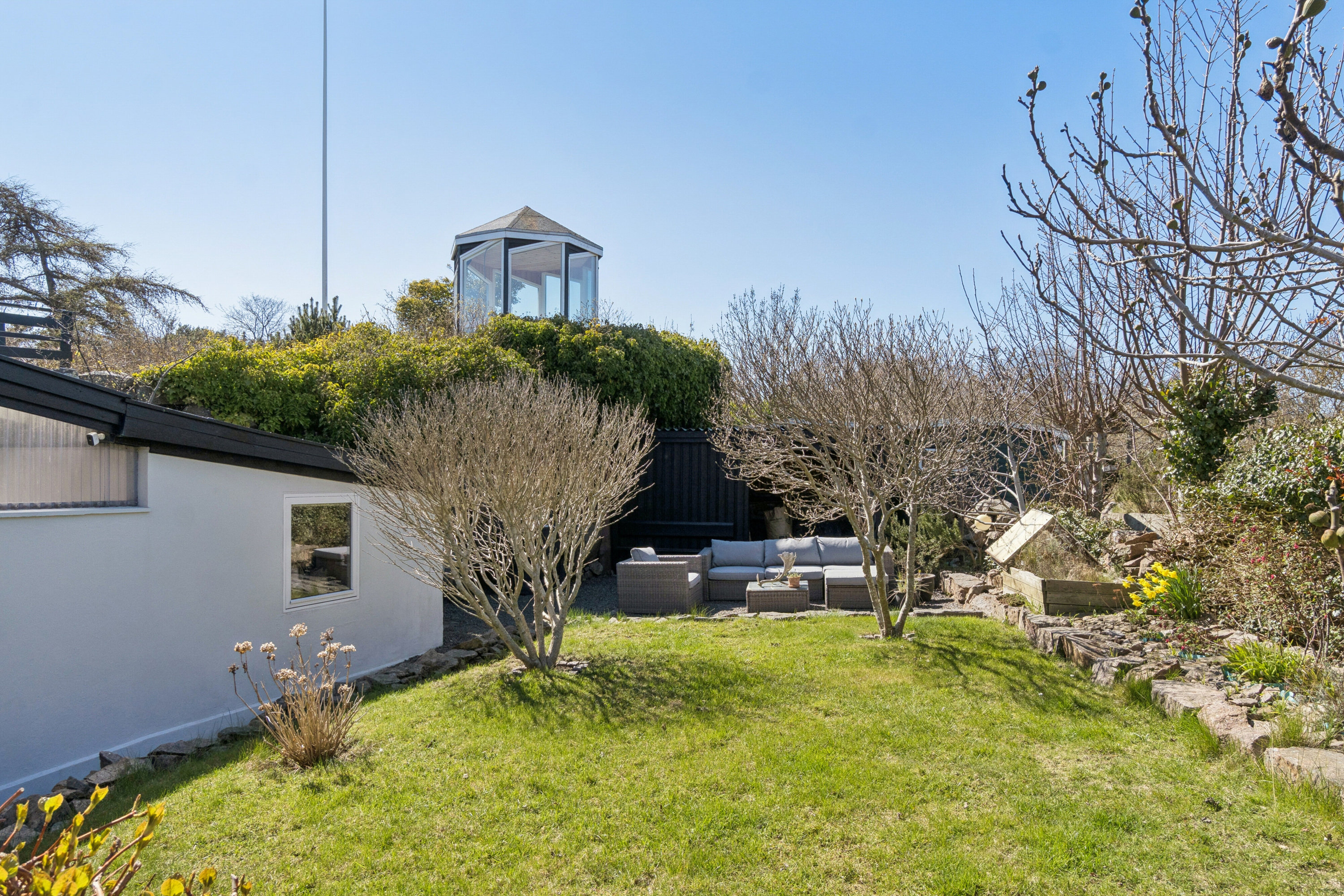 Fremhævet set fra haven billede i fuldskærmstilstand. Billede af Strandvejen 57, Allinge, 3770 Allinge