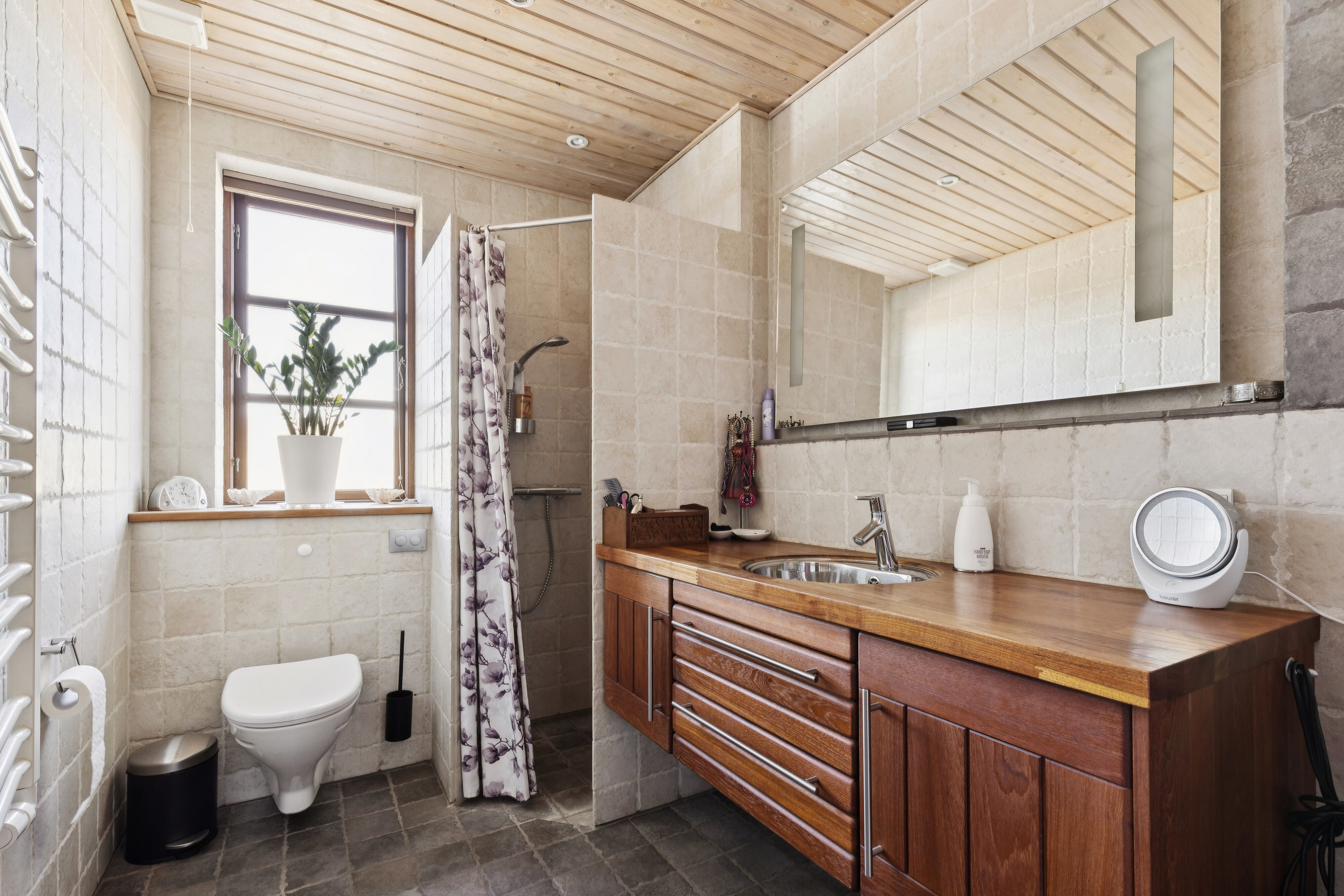 Fremhævet badeværelse billede i fuldskærmstilstand. Billede af Ægirsvej 13, 4200 Slagelse