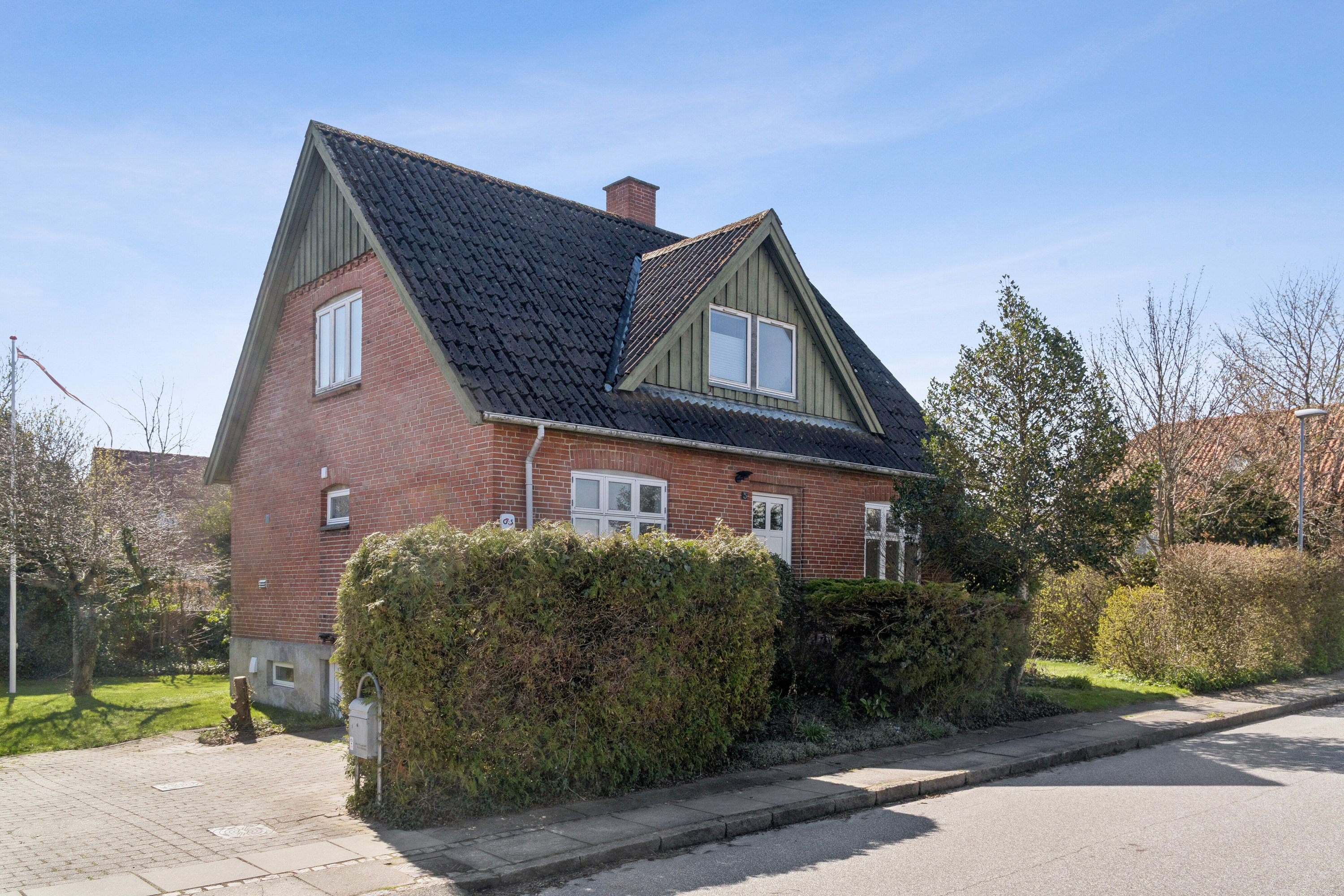 Fremhævet set fra vejen billede i fuldskærmstilstand. Billede af Gartnervænget 5, 8310 Tranbjerg J