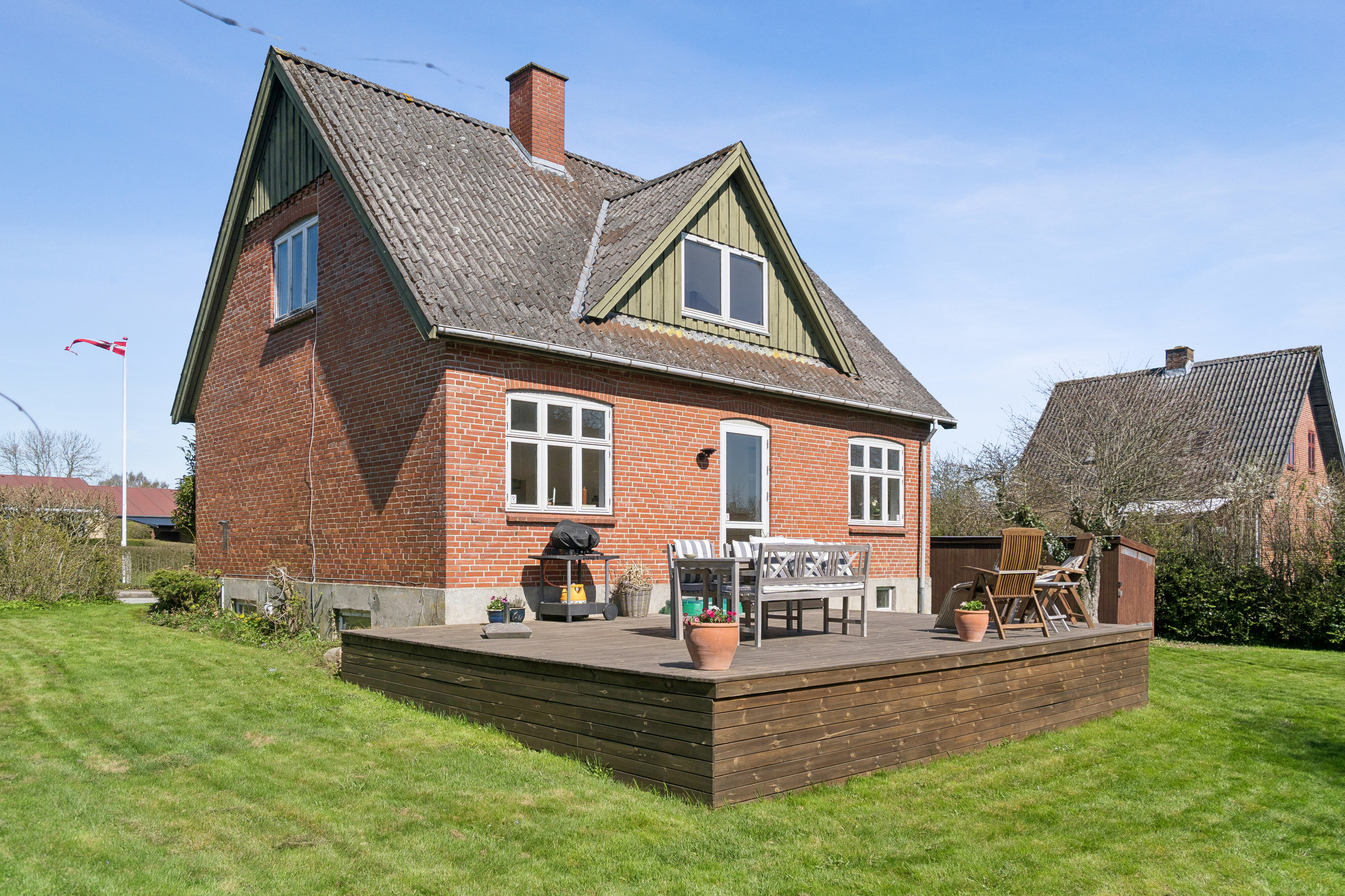 Fremhævet set fra haven billede i fuldskærmstilstand. Billede af Gartnervænget 5, 8310 Tranbjerg J