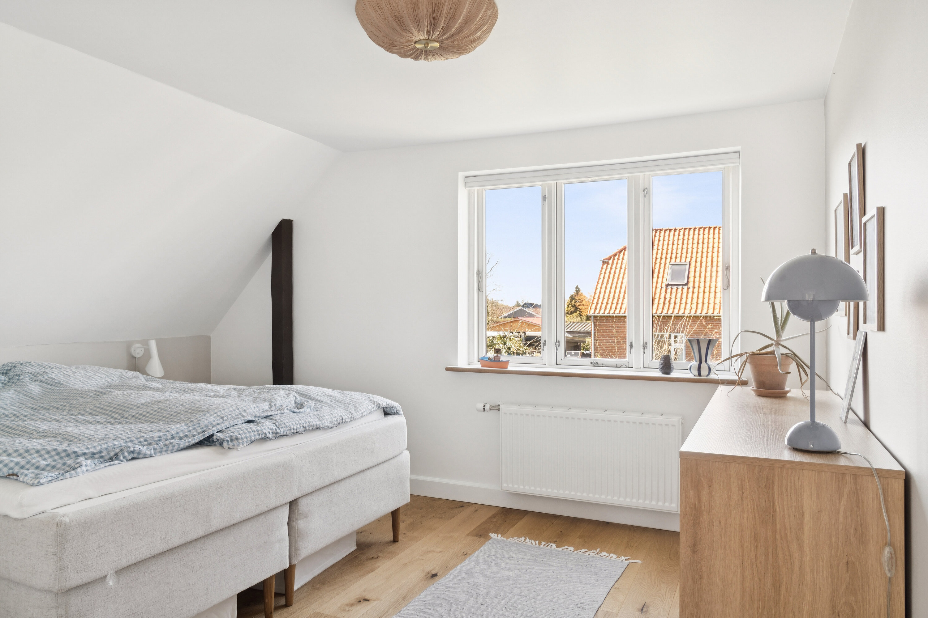 Fremhævet soveværelse billede i fuldskærmstilstand. Billede af Gartnervænget 5, 8310 Tranbjerg J