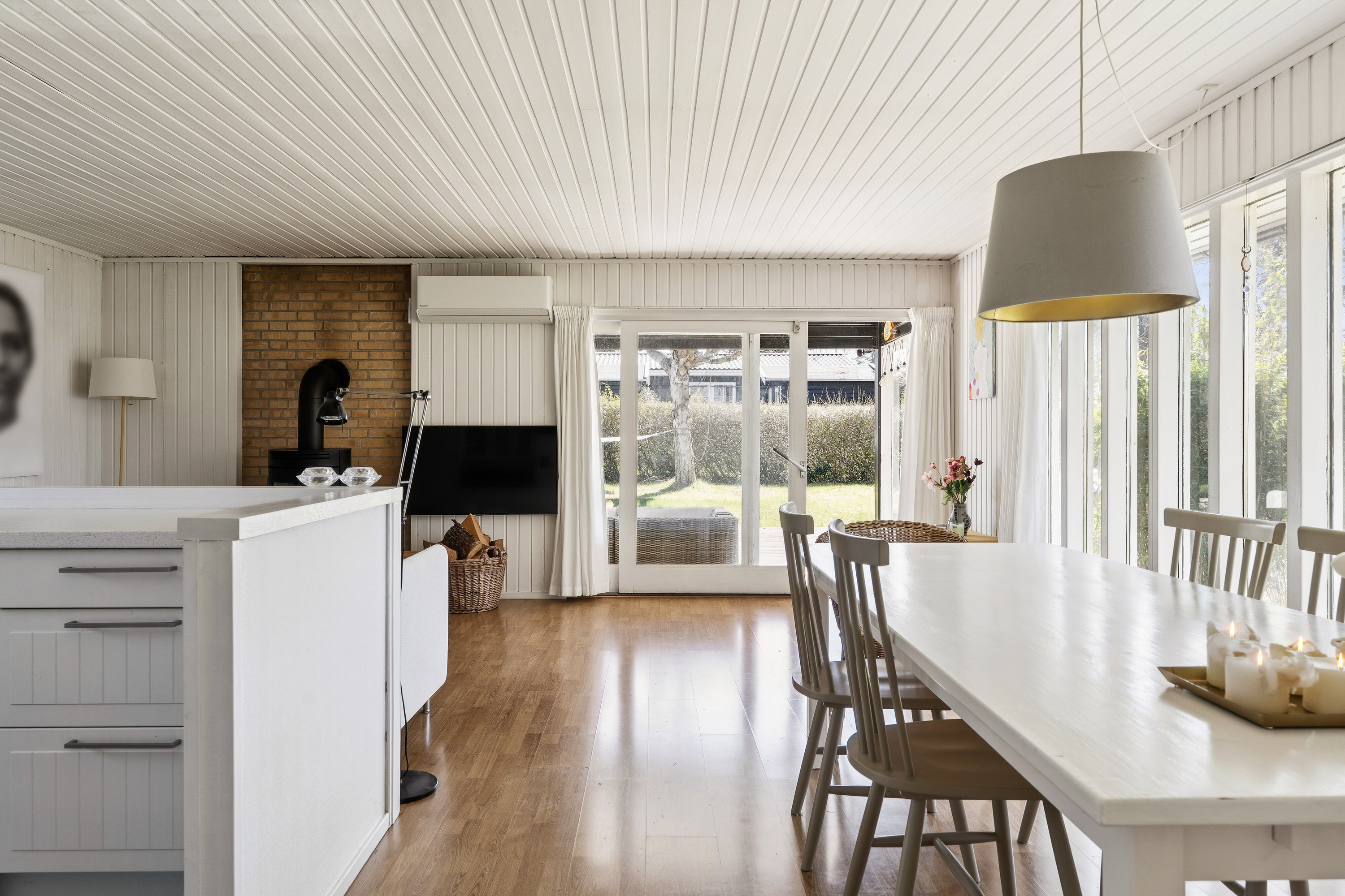 Fremhævet spisestue billede i fuldskærmstilstand. Billede af Skovduevej 20, 3120 Dronningmølle