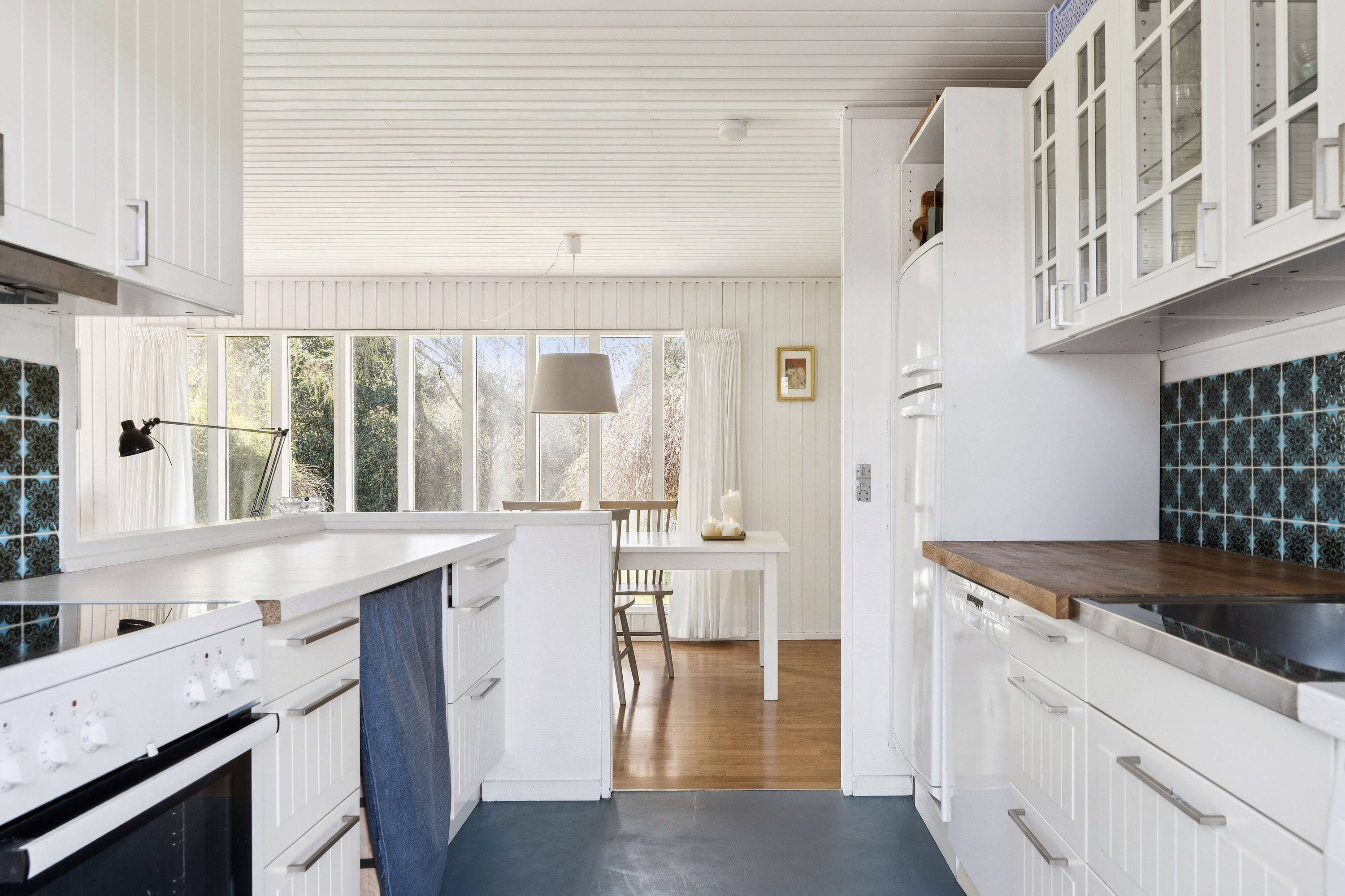 Fremhævet køkken billede i fuldskærmstilstand. Billede af Skovduevej 20, 3120 Dronningmølle