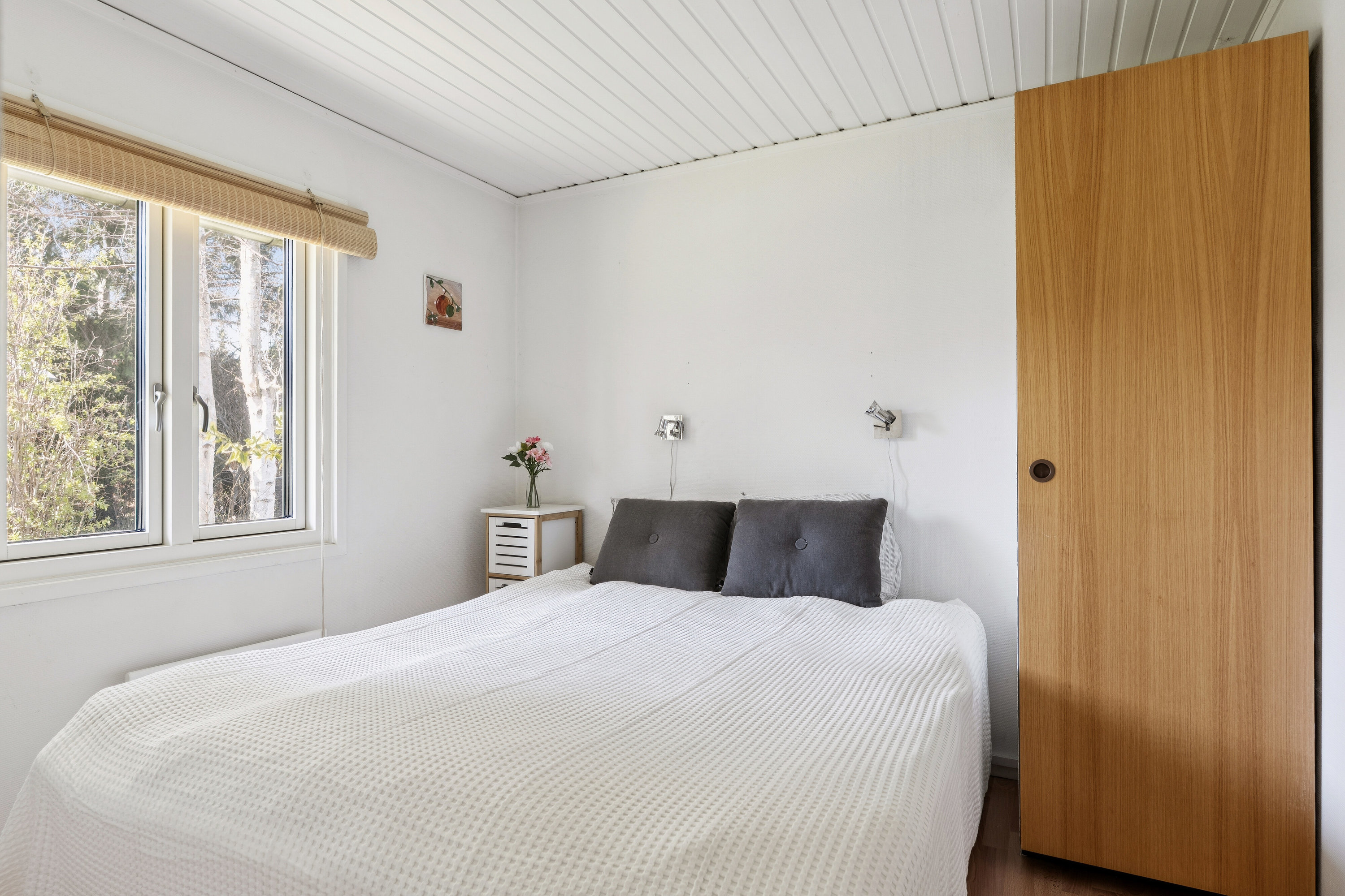 Fremhævet soveværelse billede i fuldskærmstilstand. Billede af Skovduevej 20, 3120 Dronningmølle