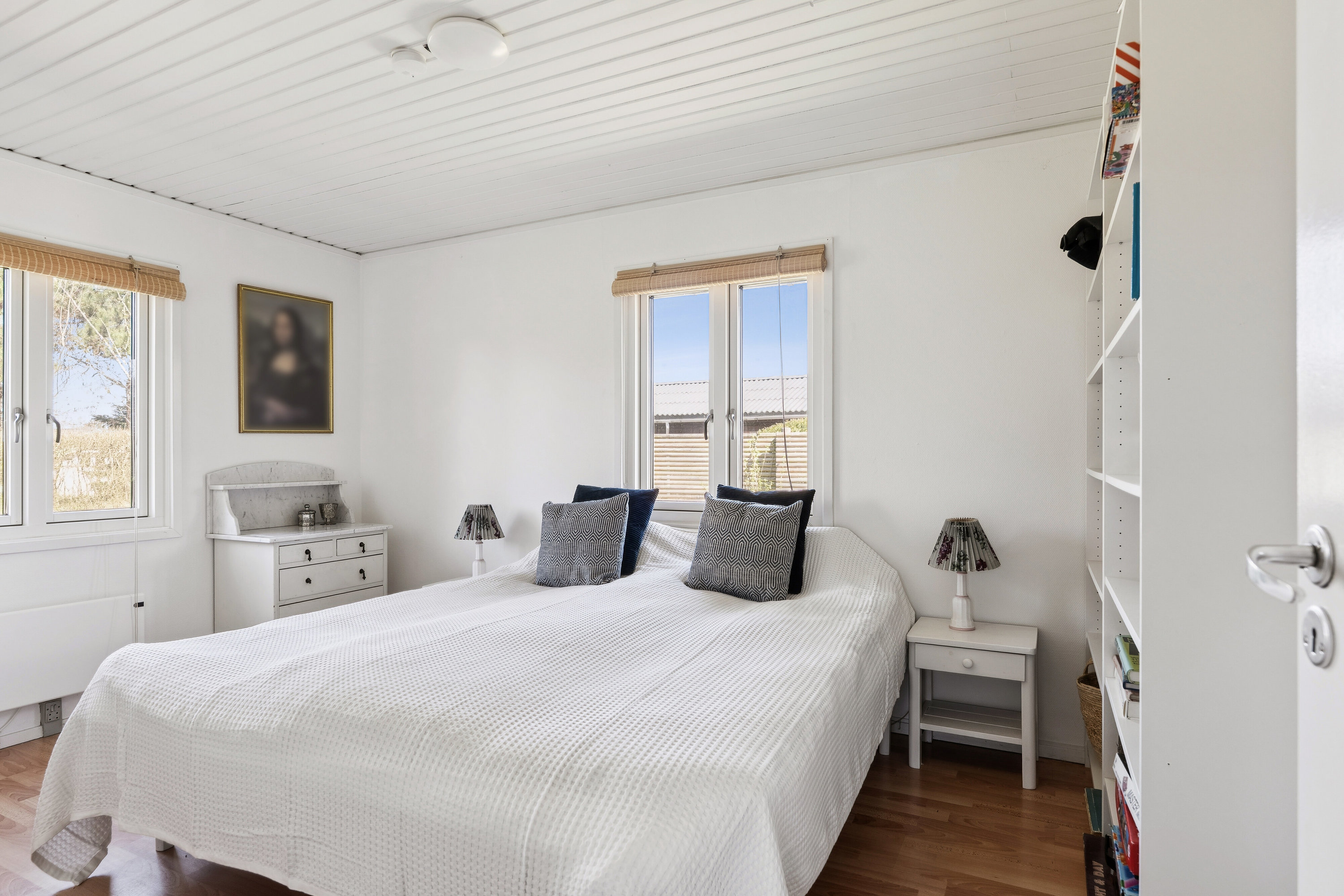 Fremhævet soveværelse billede i fuldskærmstilstand. Billede af Skovduevej 20, 3120 Dronningmølle