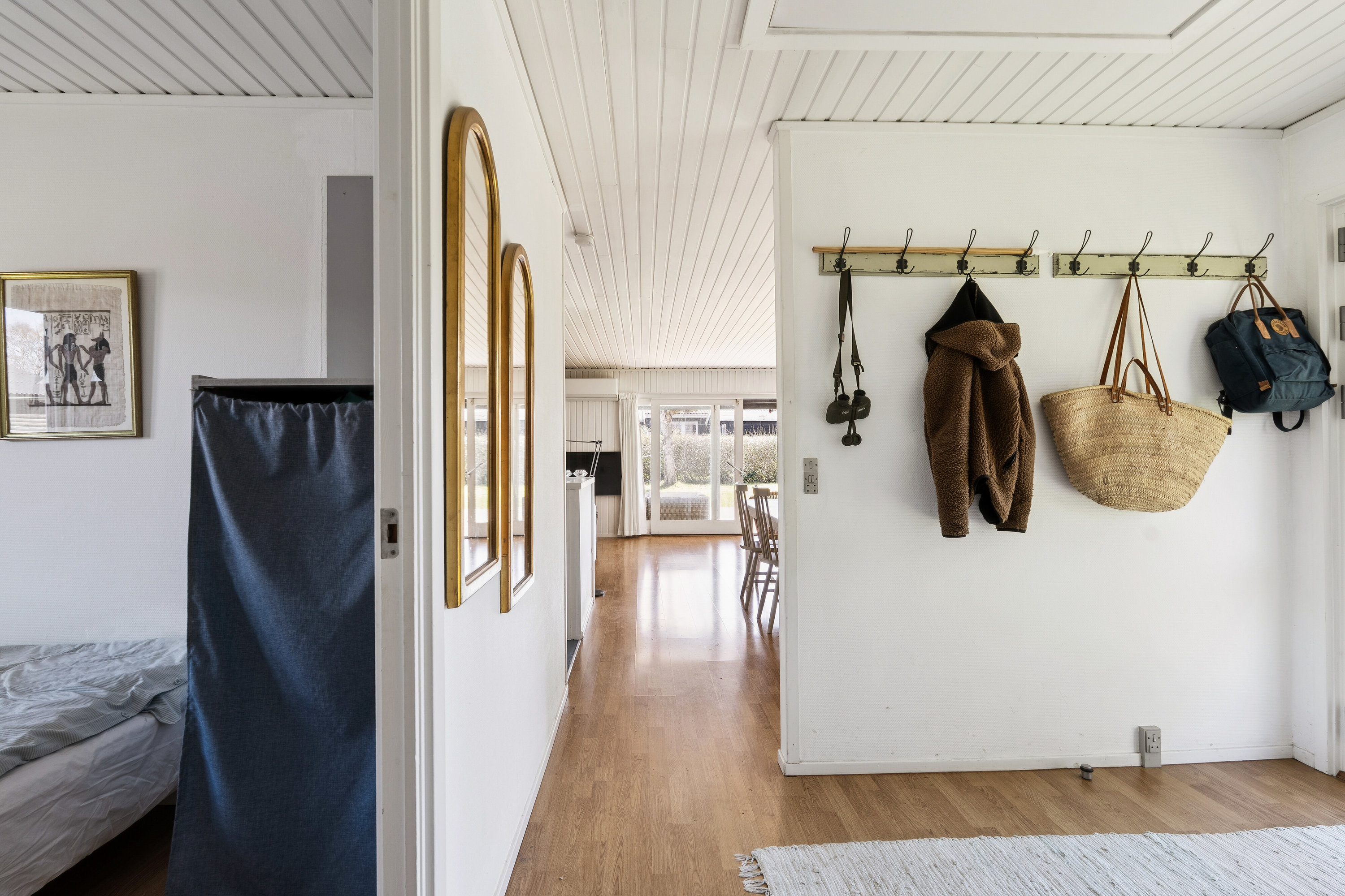 Fremhævet gang billede i fuldskærmstilstand. Billede af Skovduevej 20, 3120 Dronningmølle