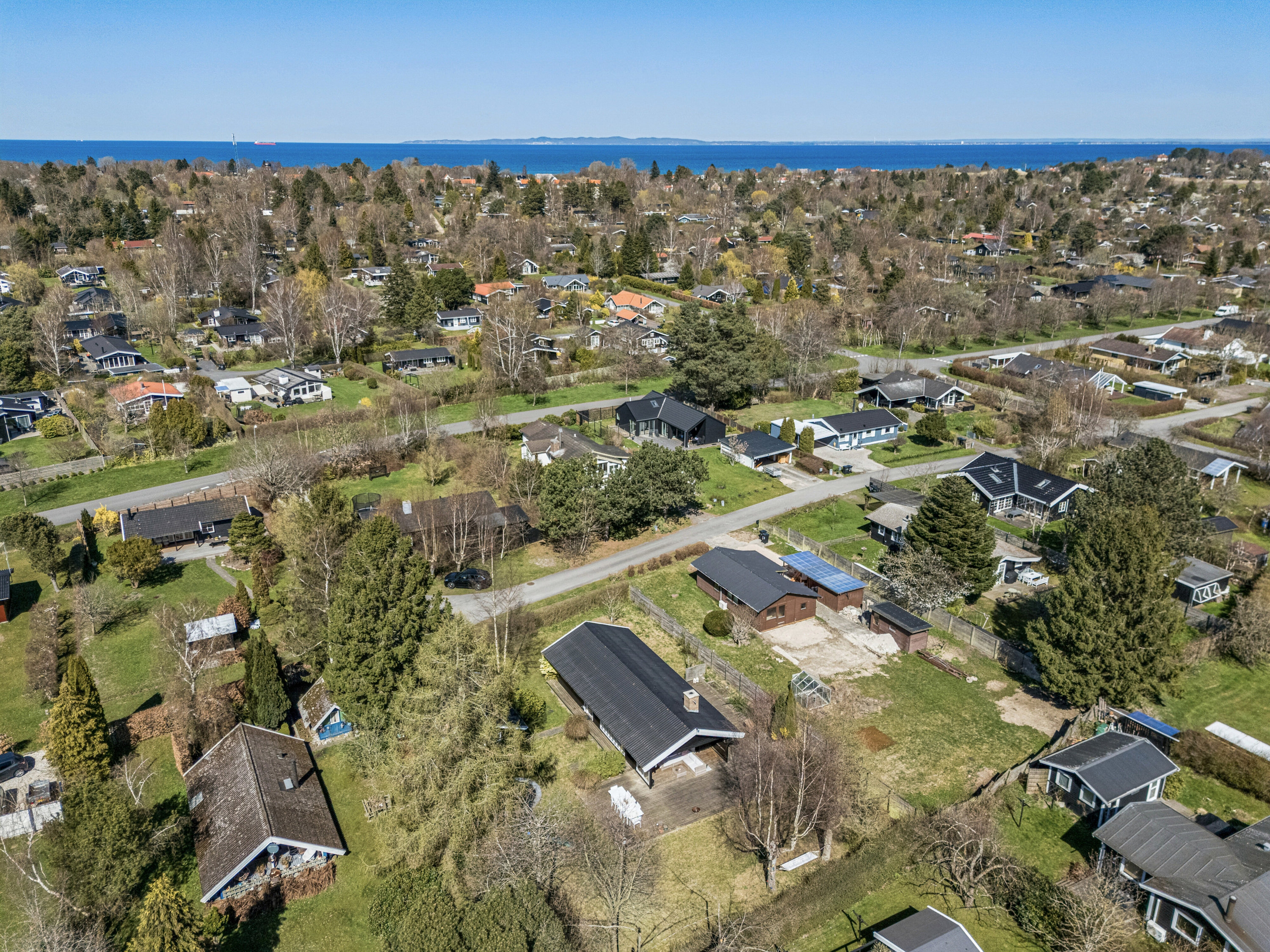 Fremhævet luftfoto billede i fuldskærmstilstand. Billede af Skovduevej 20, 3120 Dronningmølle