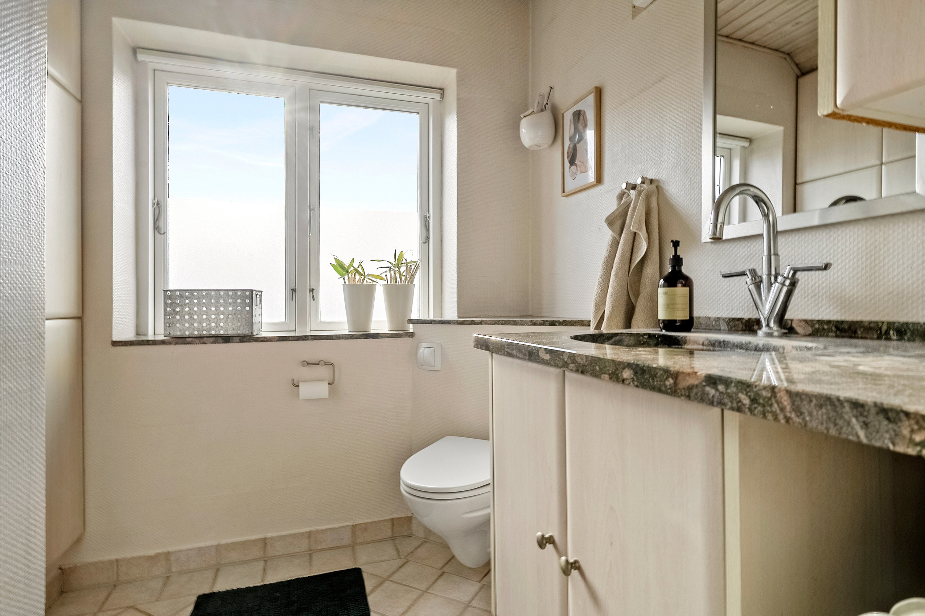 Fremhævet toilet billede i fuldskærmstilstand. Billede af Langelandsgade 11, 8700 Horsens