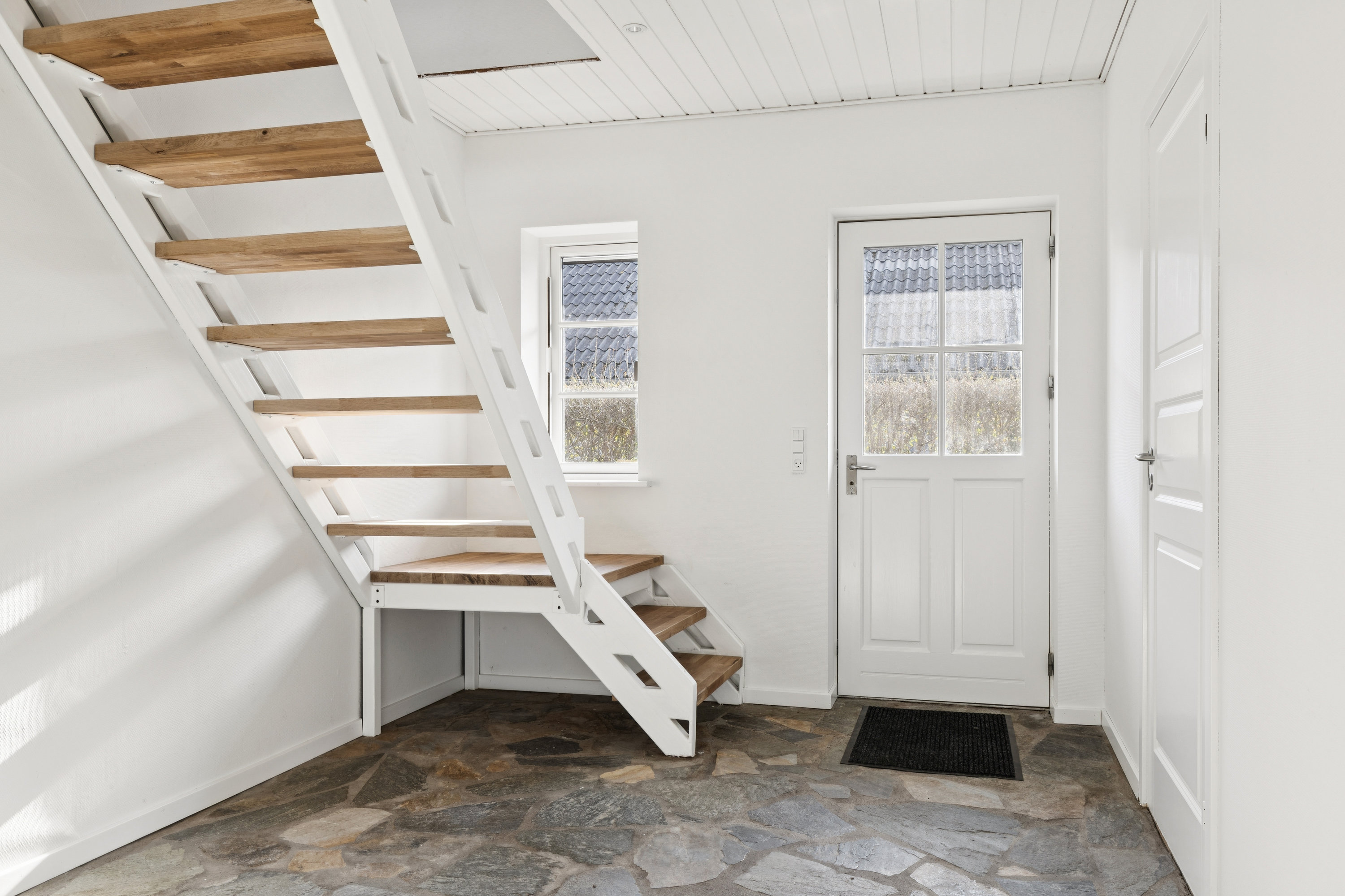 Fremhævet trappe billede i fuldskærmstilstand. Billede af Toftegårdsvej 13, 4591 Føllenslev