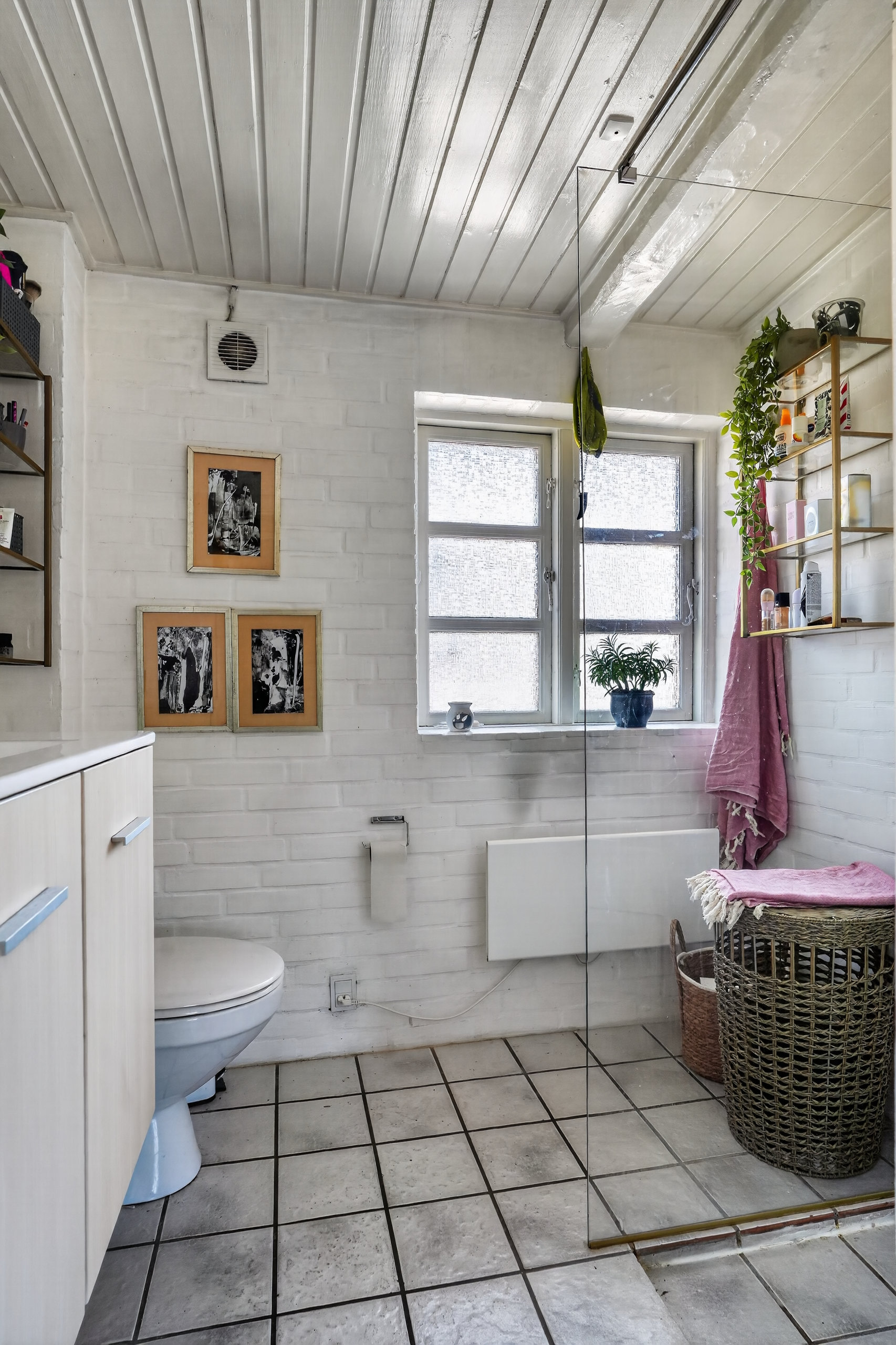 Fremhævet badeværelse billede i fuldskærmstilstand. Billede af Asmindrupvej 43, 4572 Nørre Asmindrup