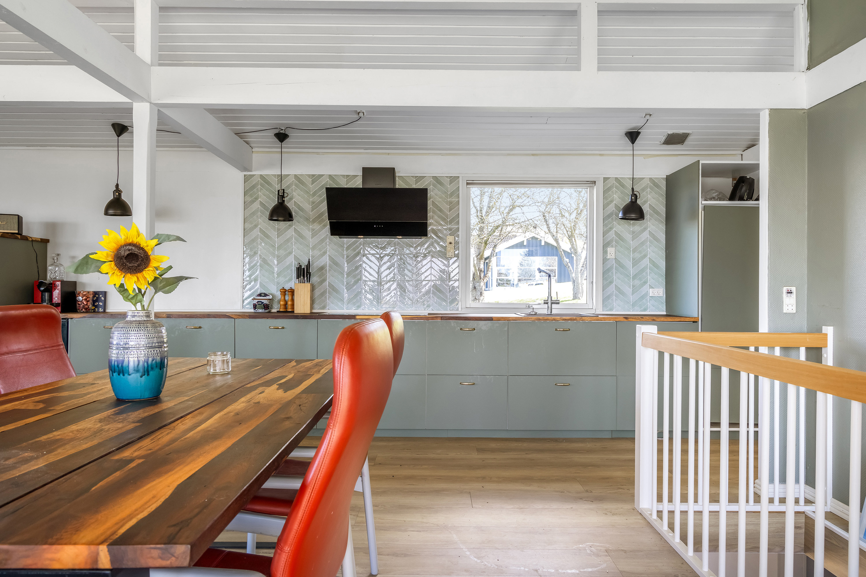 Fremhævet køkken alrum billede i fuldskærmstilstand. Billede af Solbrinken 12, 3310 Ølsted