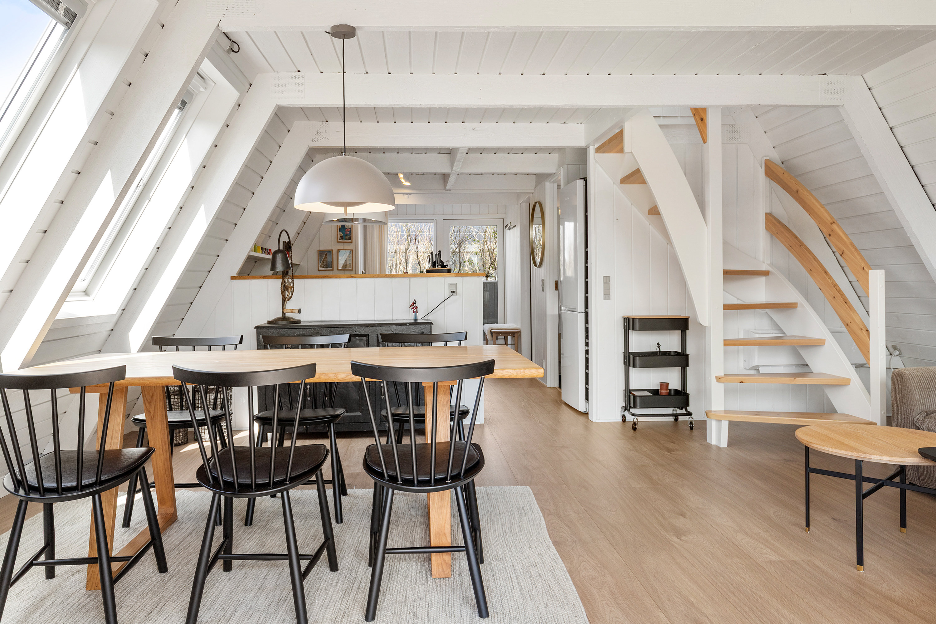 Fremhævet stue billede i fuldskærmstilstand. Billede af Golfsvinget 143, Gatten, 9640 Farsø