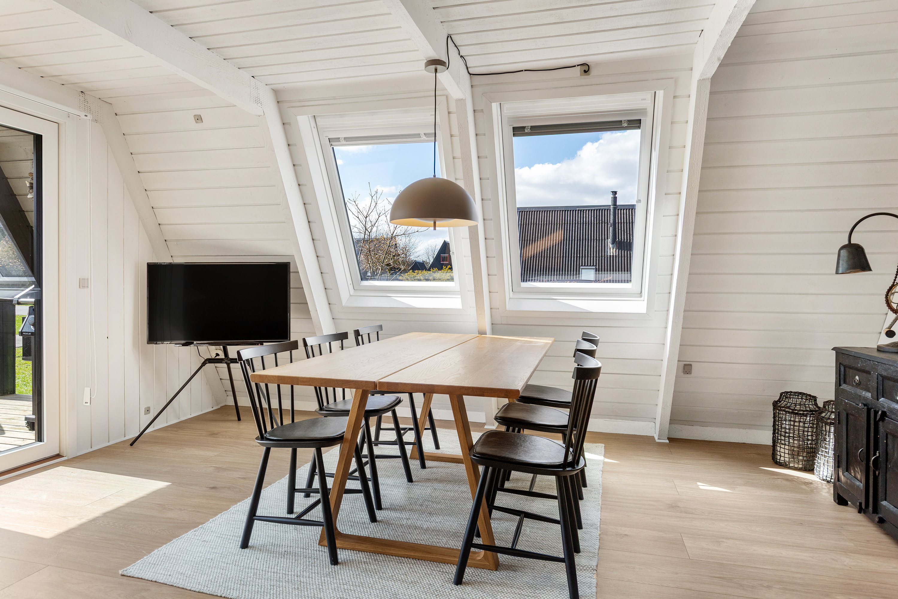 Fremhævet stue billede i fuldskærmstilstand. Billede af Golfsvinget 143, Gatten, 9640 Farsø