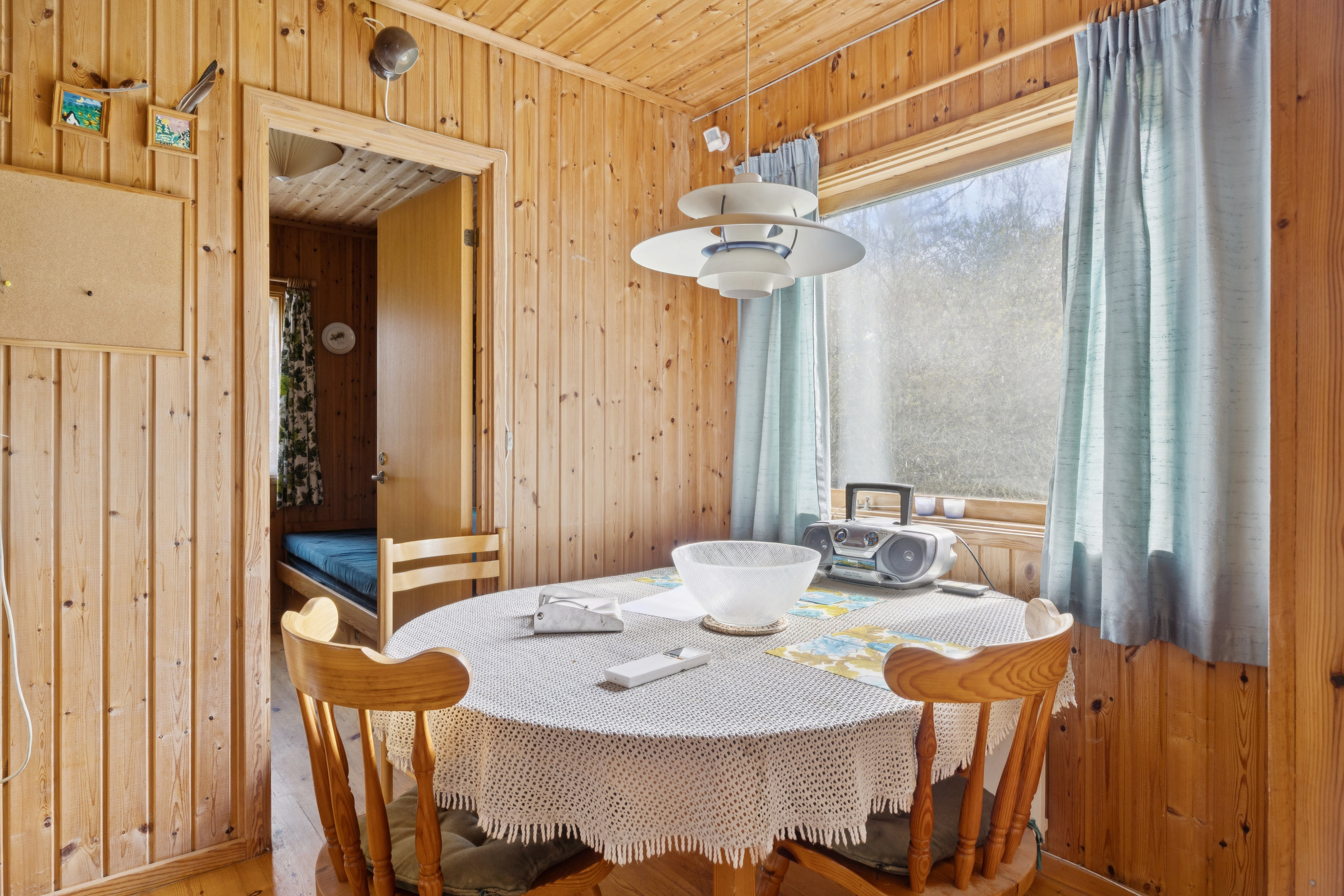 Fremhævet stue billede i fuldskærmstilstand. Billede af Strandgårdsvej 7, Havnsø Str, 4591 Føllenslev