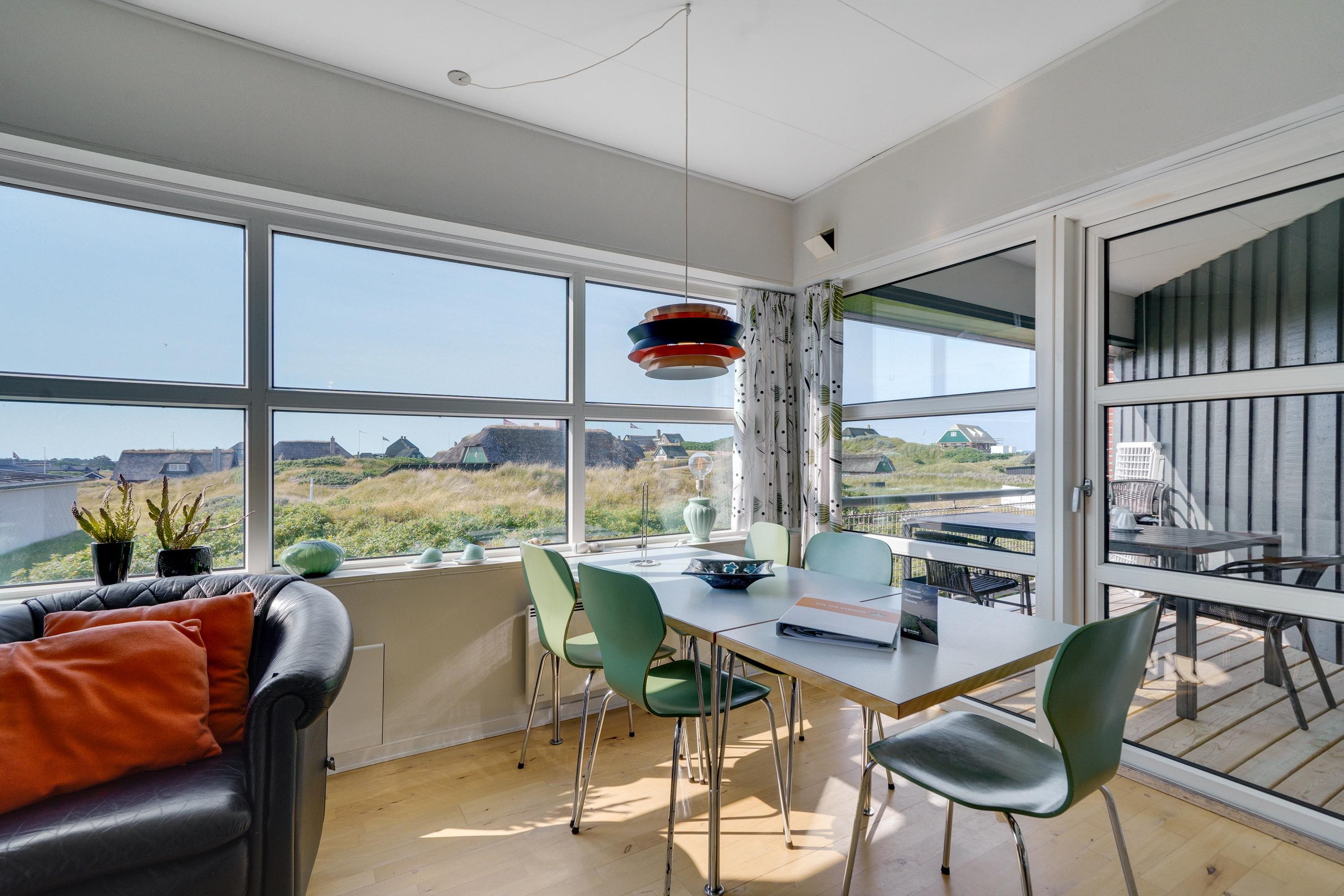 Fremhævet stue billede i fuldskærmstilstand. Billede af Strandvejen 52, 1. 114., Fanø Bad, 6720 Fanø