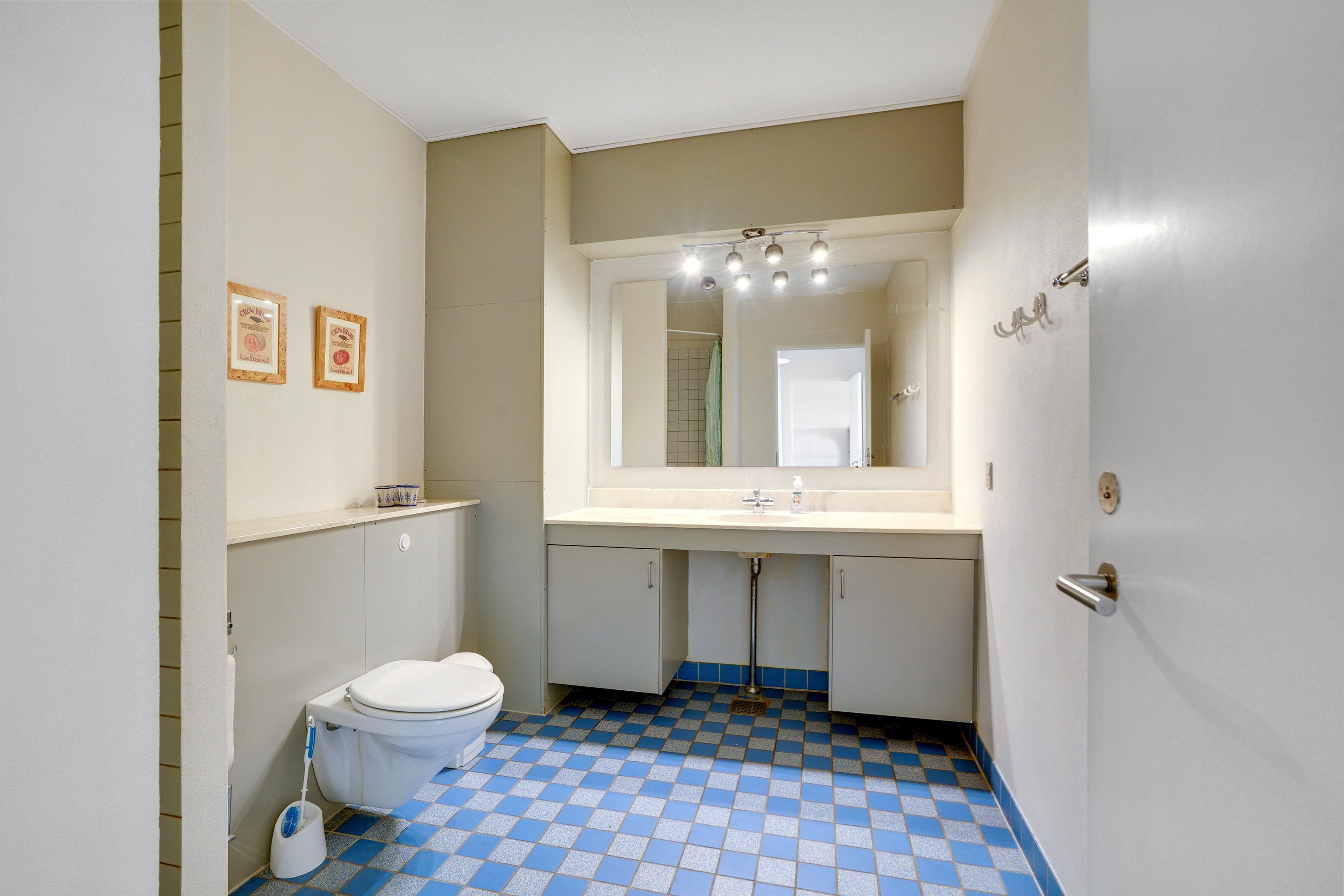 Fremhævet badeværelse billede i fuldskærmstilstand. Billede af Strandvejen 52, 1. 114., Fanø Bad, 6720 Fanø