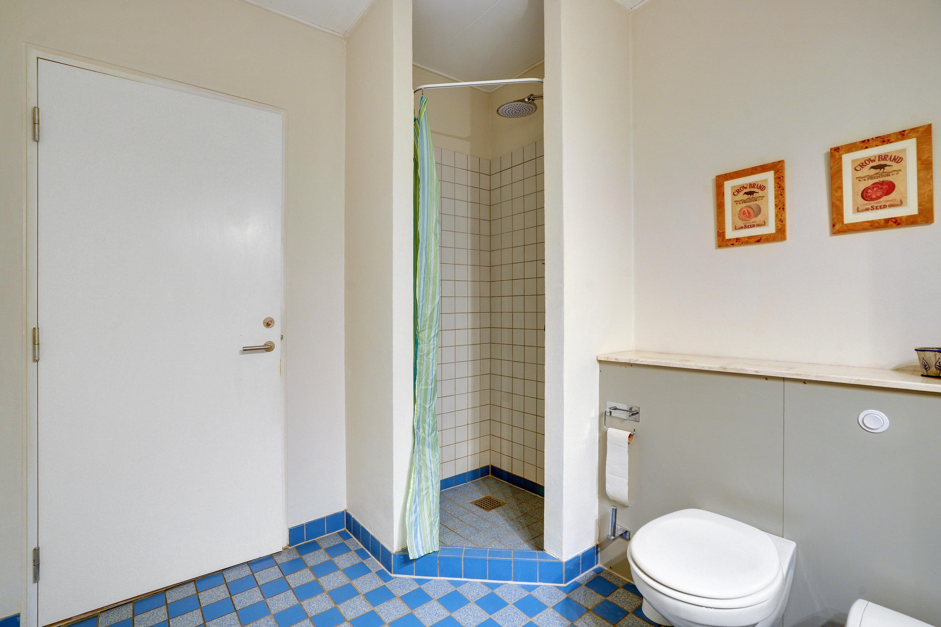 Fremhævet badeværelse billede i fuldskærmstilstand. Billede af Strandvejen 52, 1. 114., Fanø Bad, 6720 Fanø