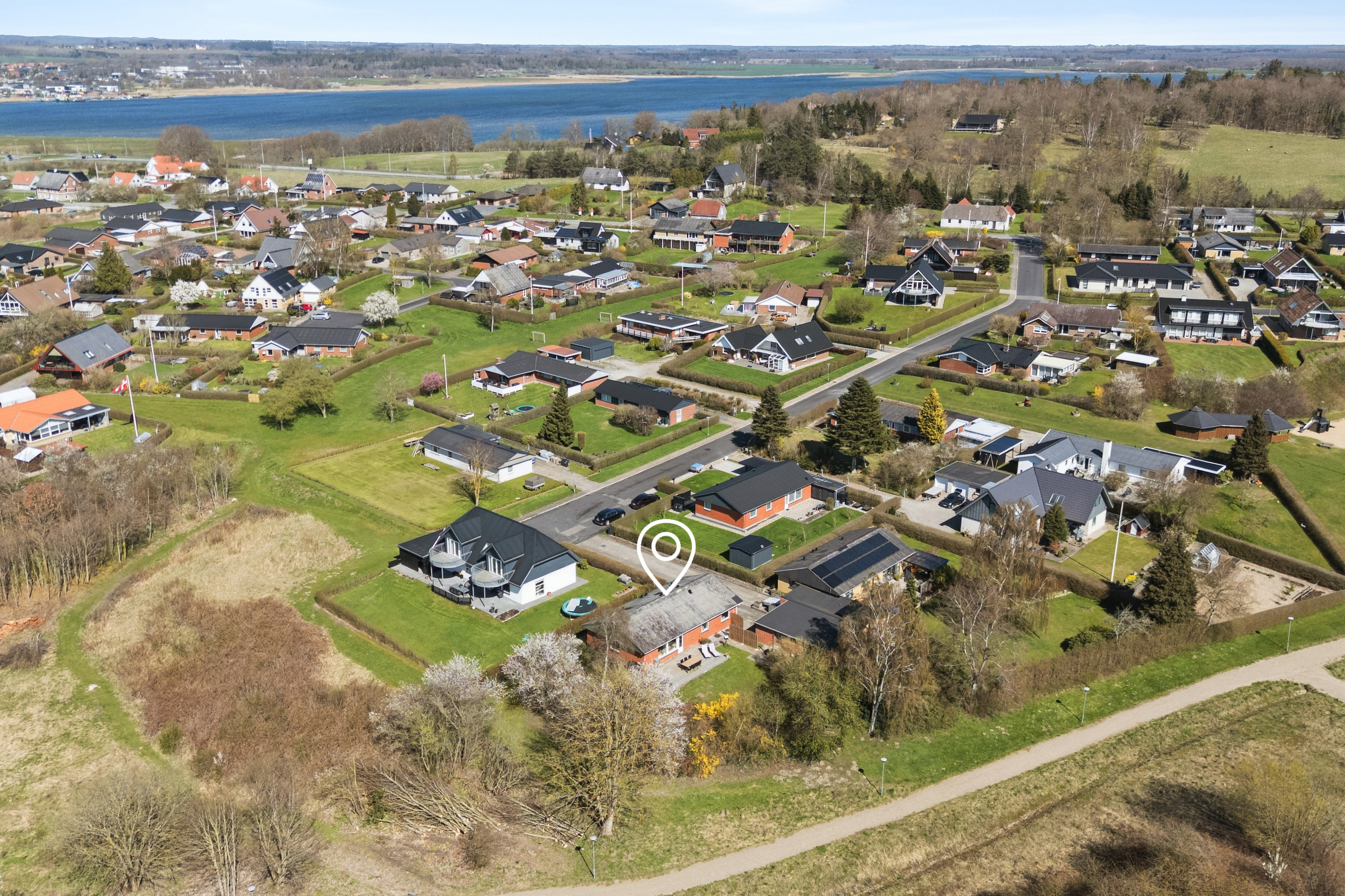 Fremhævet luftfoto billede i fuldskærmstilstand. Billede af Fjordbakken 71, Hadsund Syd, 9560 Hadsund