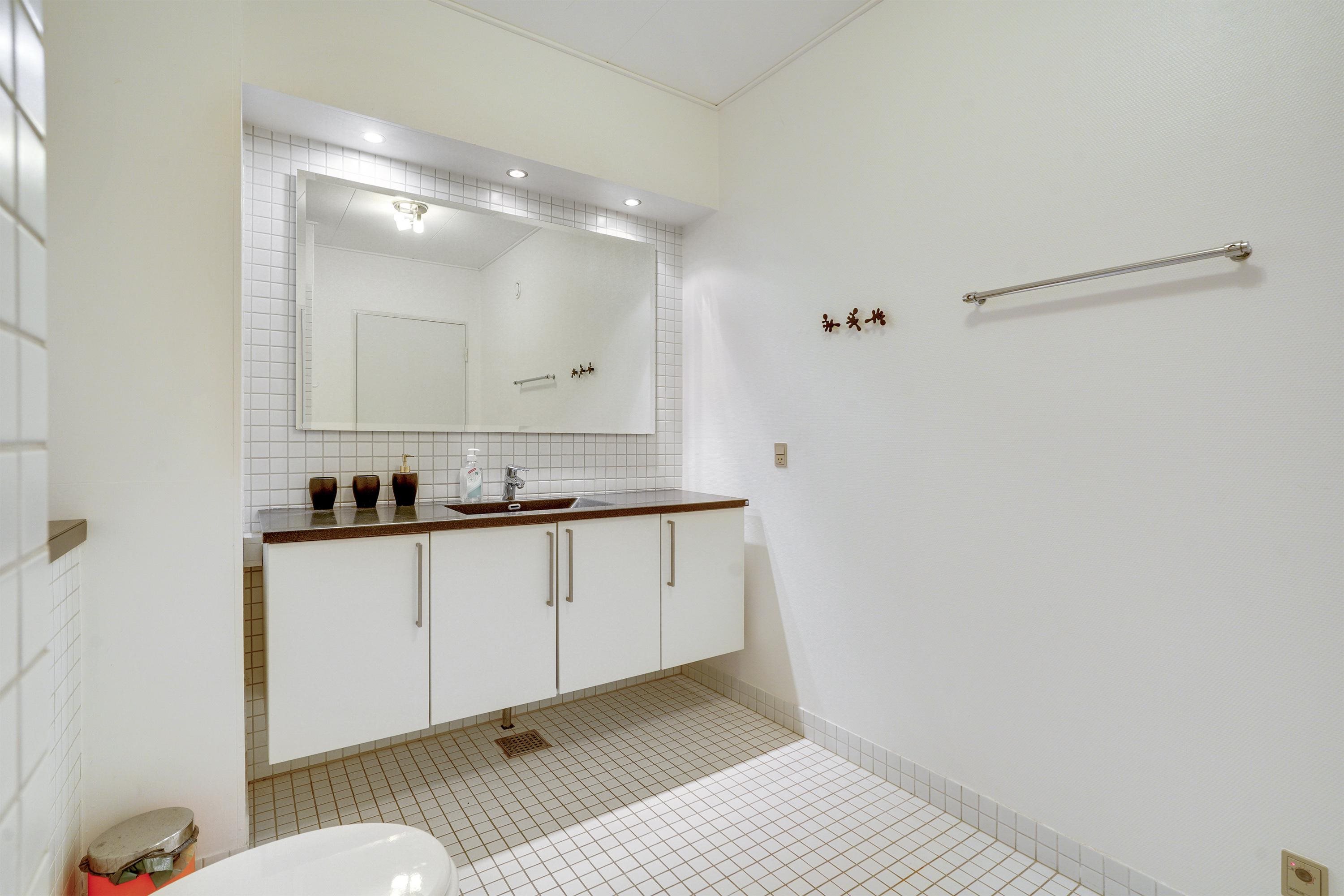 Fremhævet badeværelse billede i fuldskærmstilstand. Billede af Strandvejen 52, 1. 119., Fanø Bad, 6720 Fanø