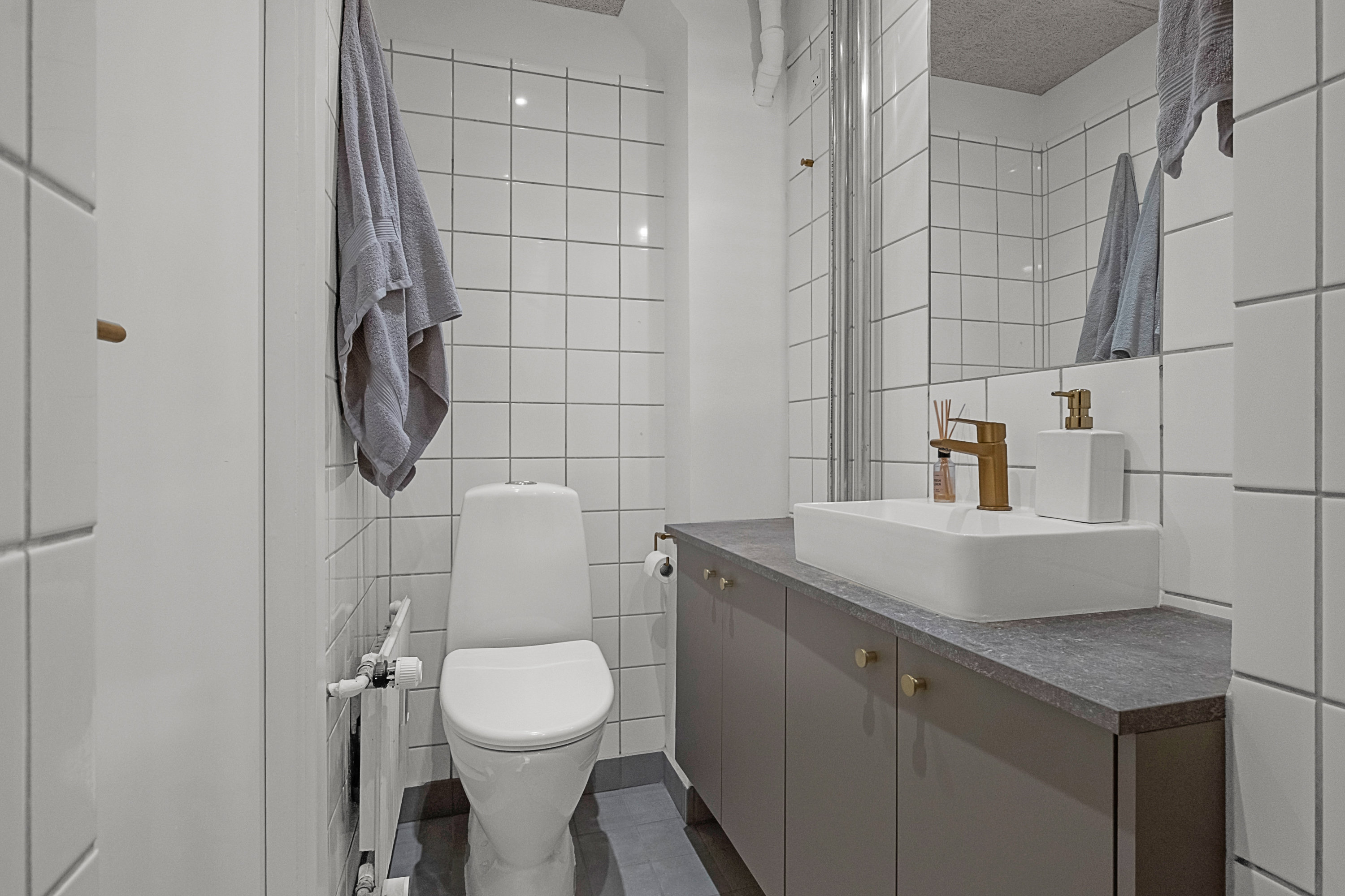 Fremhævet badeværelse billede i fuldskærmstilstand. Billede af Langenæs Allé 45, 1. 2., 8000 Aarhus C