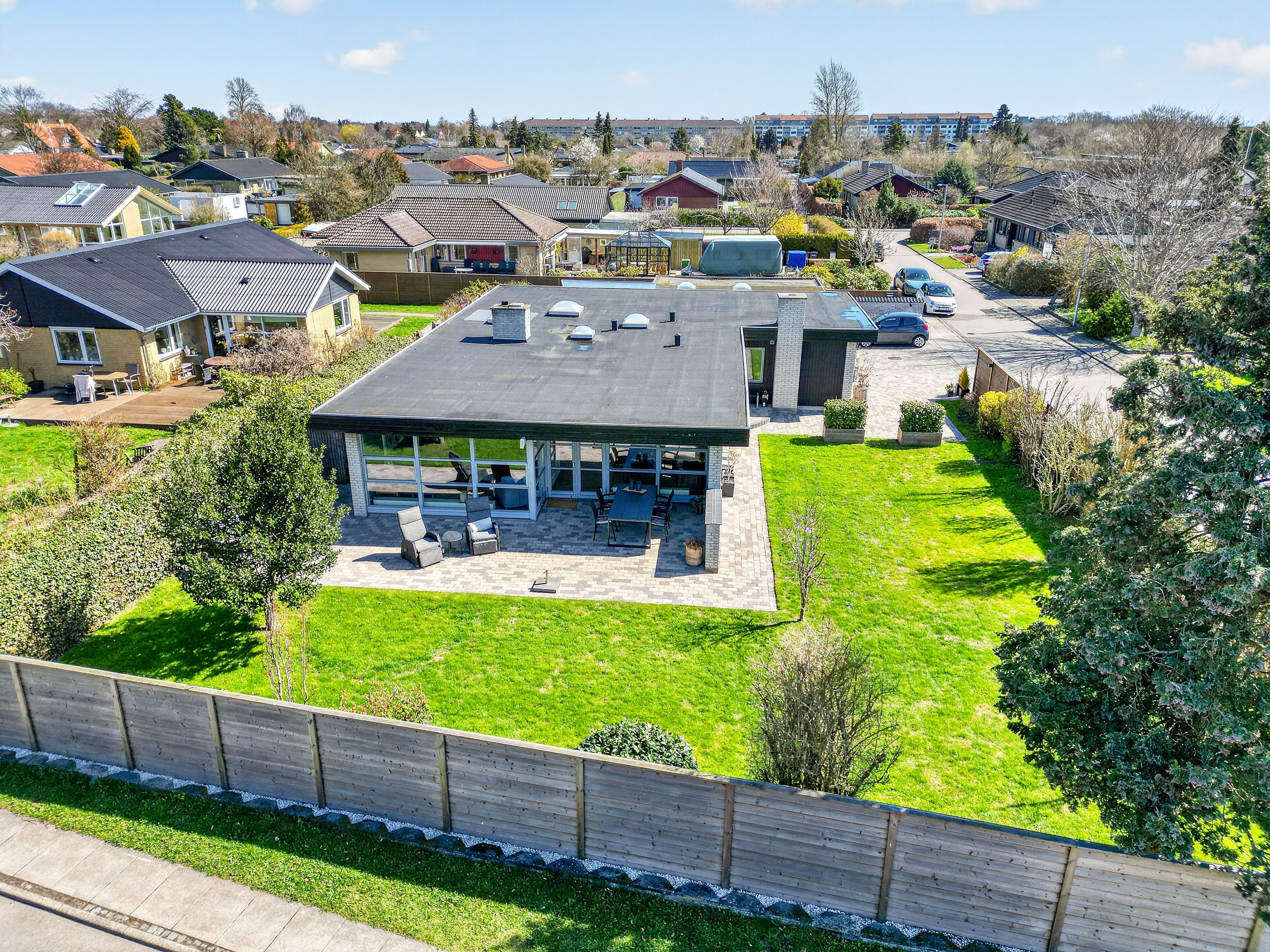 Fremhævet ejendommen billede i fuldskærmstilstand. Billede af Kvædehaven 1, 2680 Solrød Strand