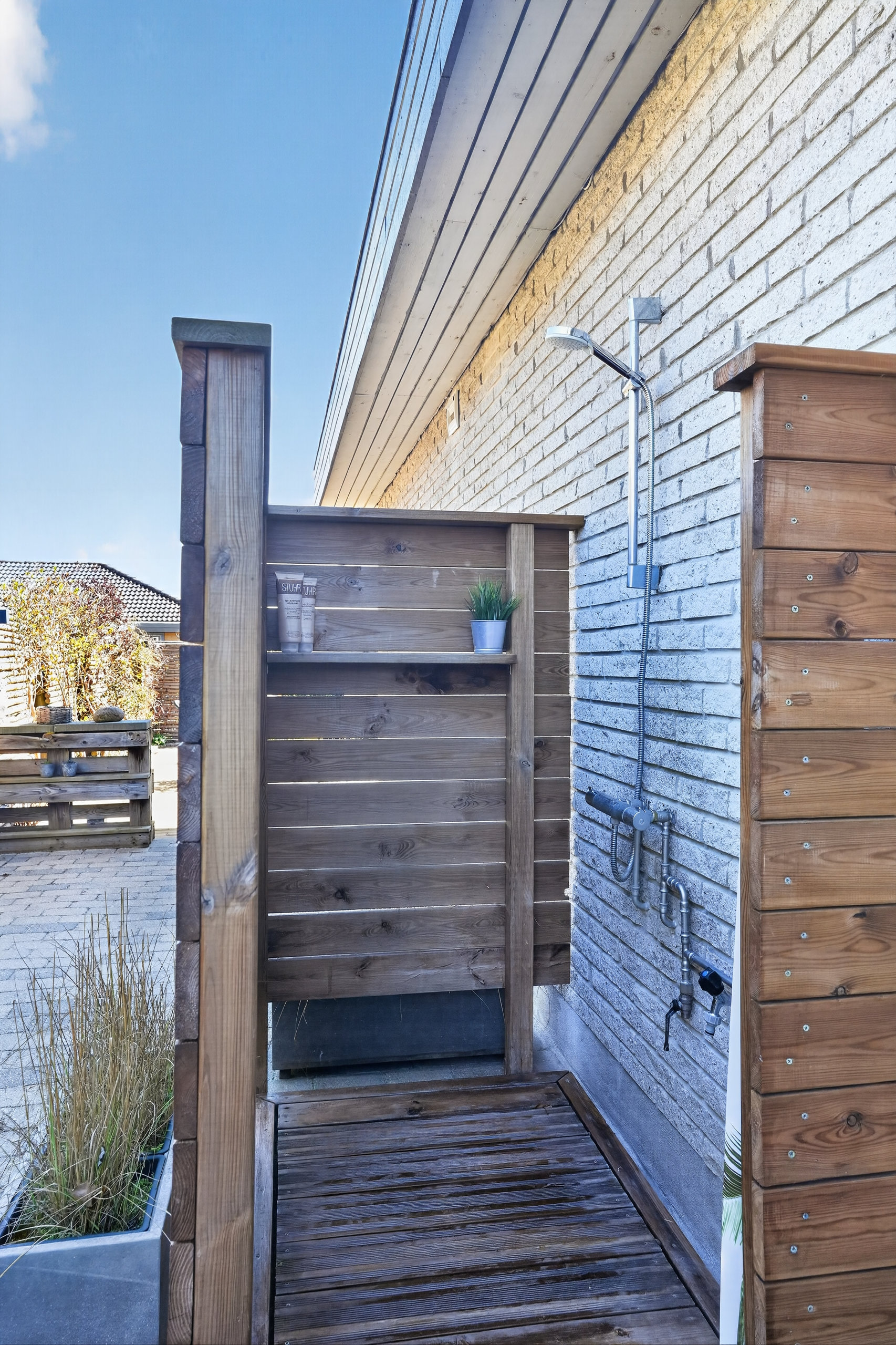 Fremhævet bad billede i fuldskærmstilstand. Billede af Kvædehaven 1, 2680 Solrød Strand