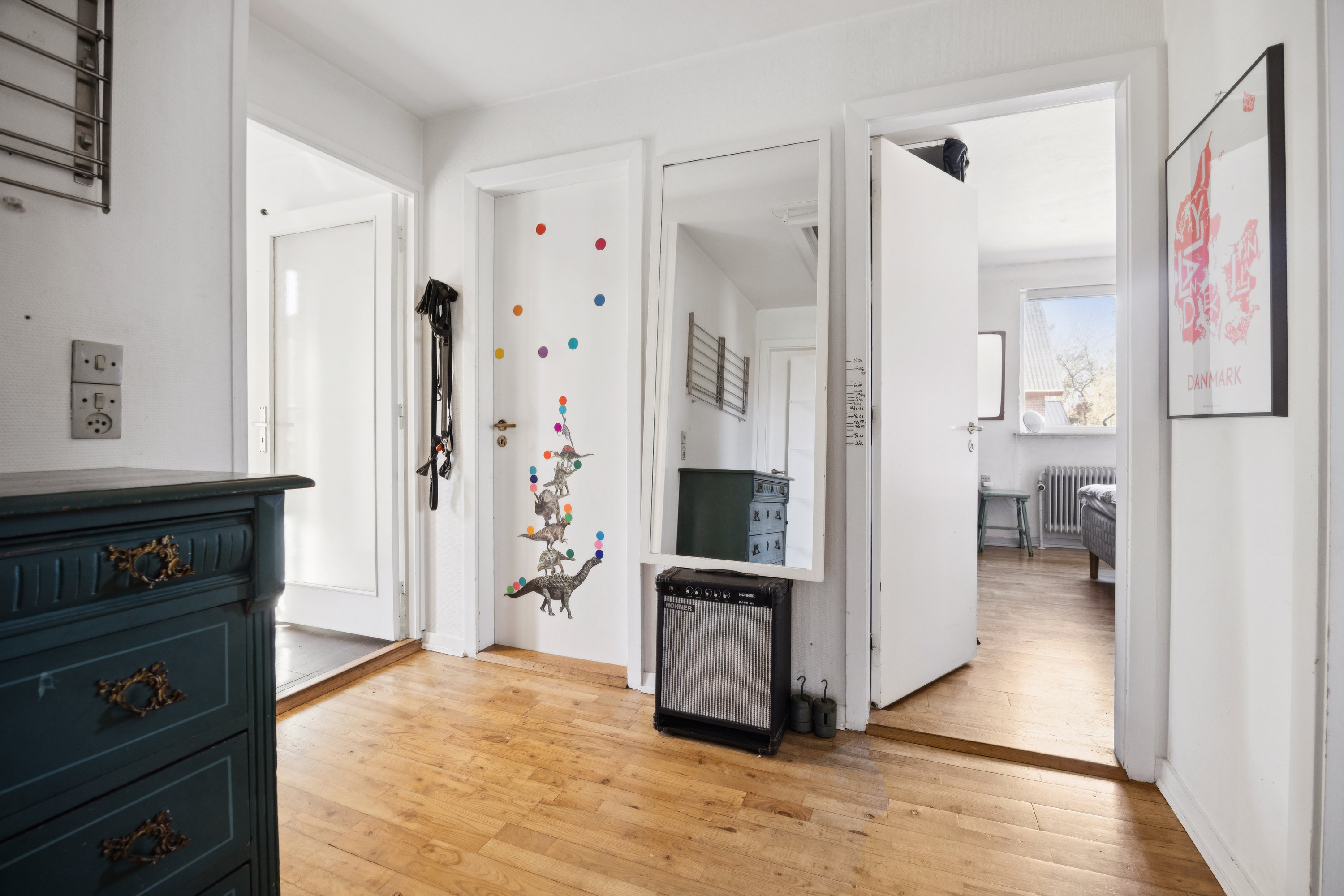 Fremhævet gang billede i fuldskærmstilstand. Billede af Gyldenlakvej 13, 9400 Nørresundby